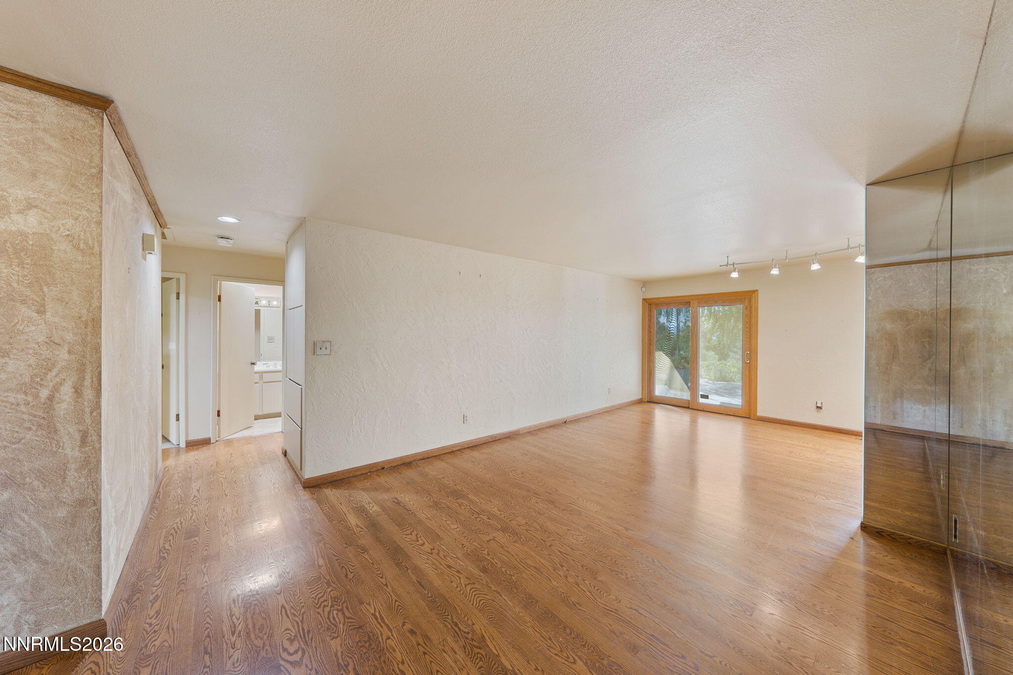 2230 King Edward Drive