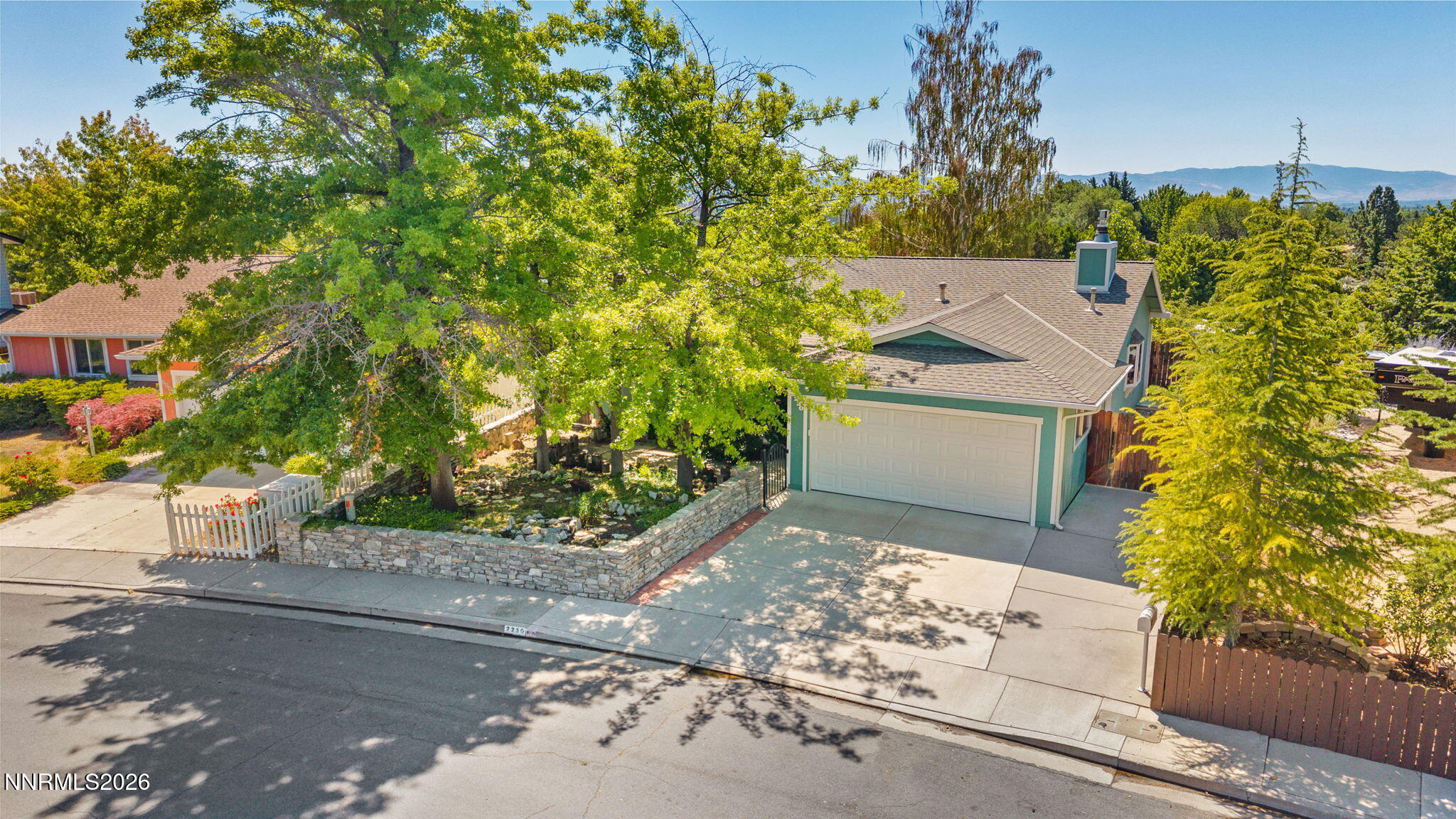 2230 King Edward Drive