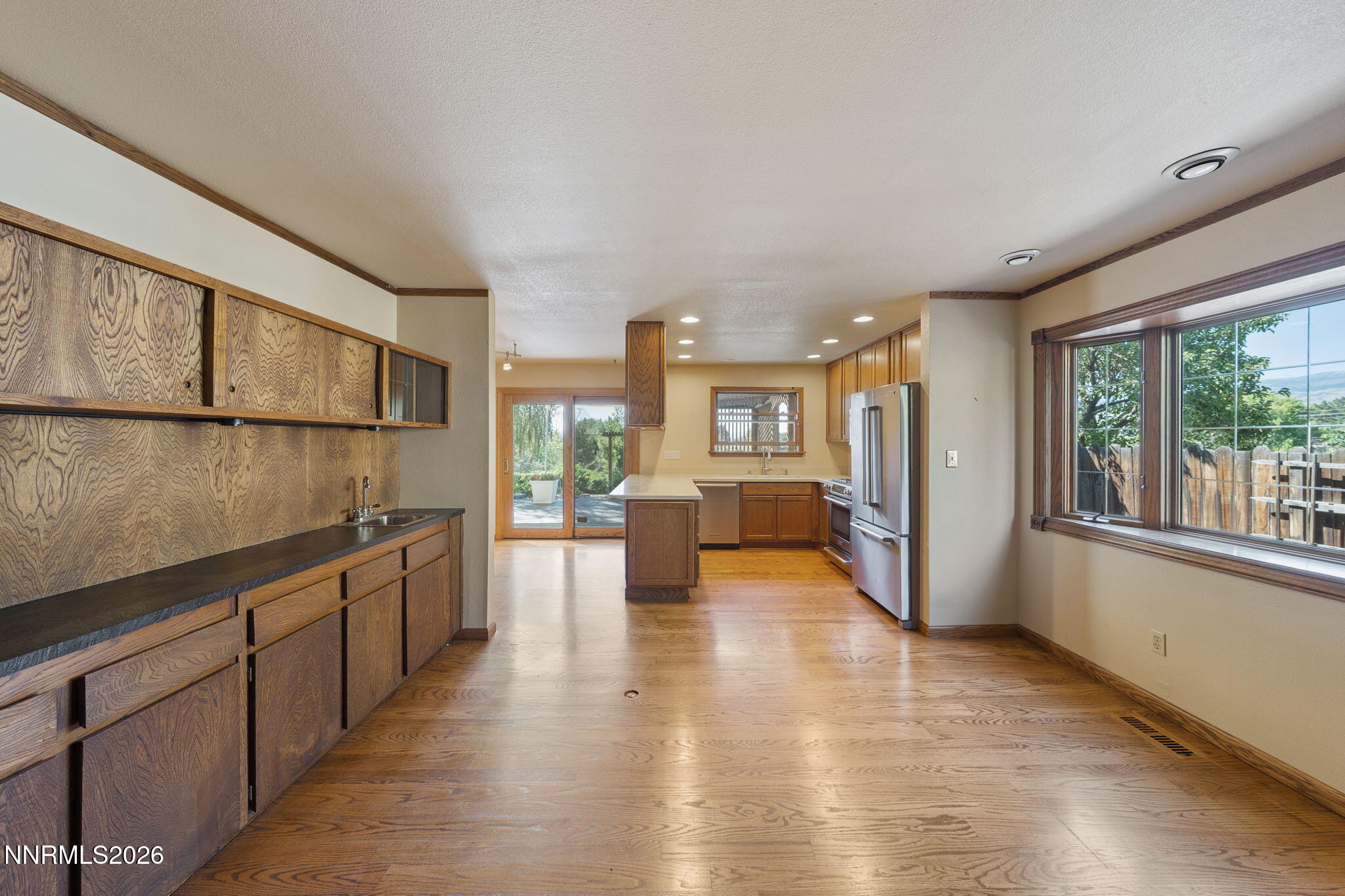 2230 King Edward Drive