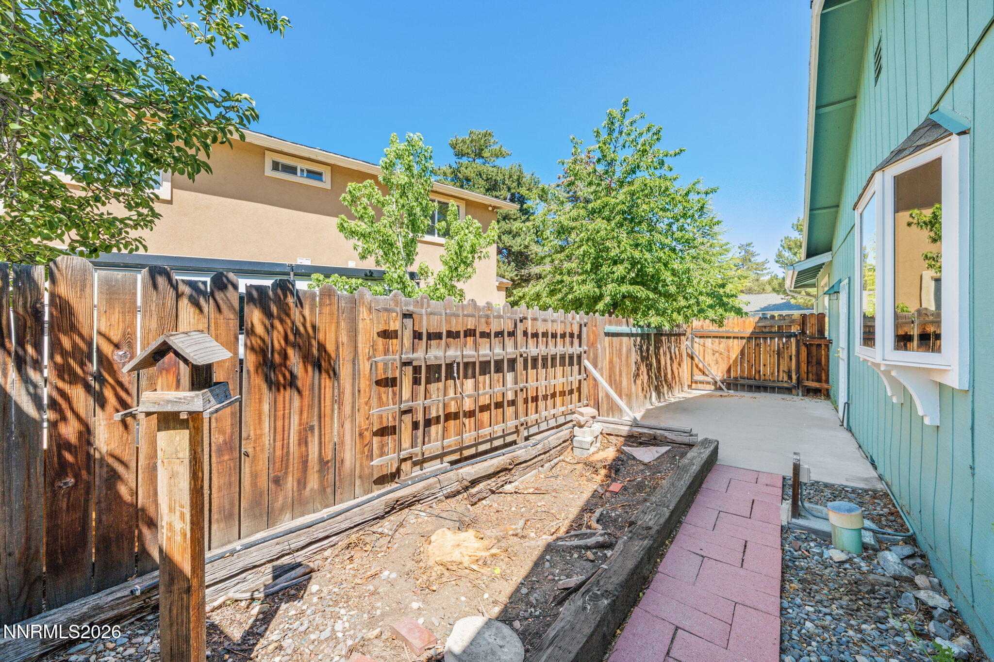 2230 King Edward Drive