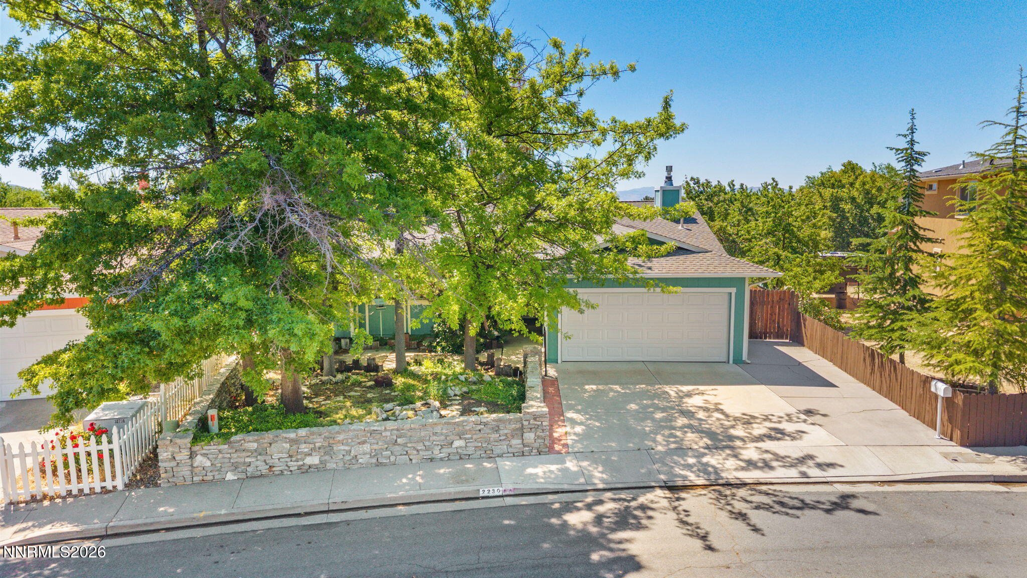 2230 King Edward Drive