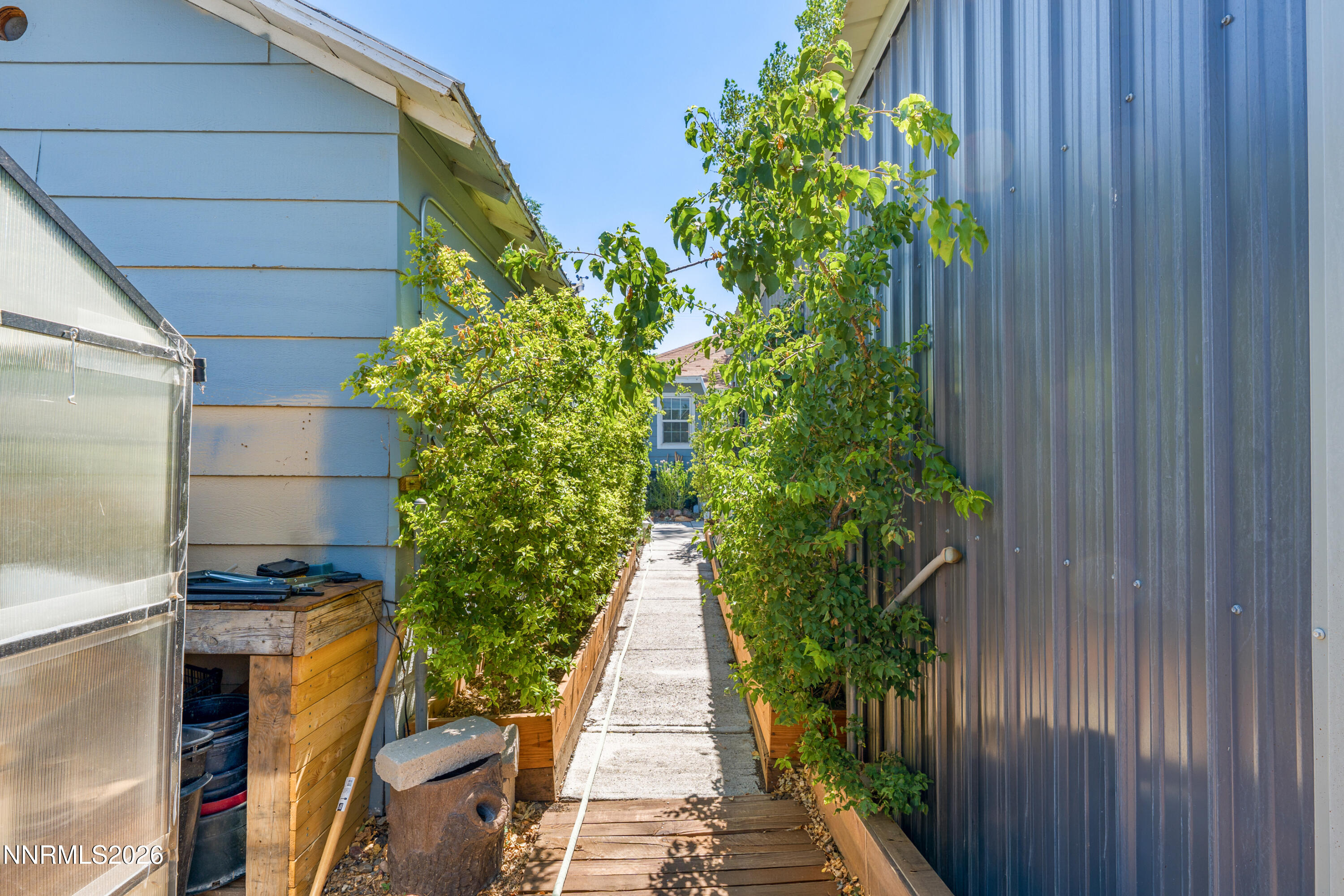 577 N 1st Street