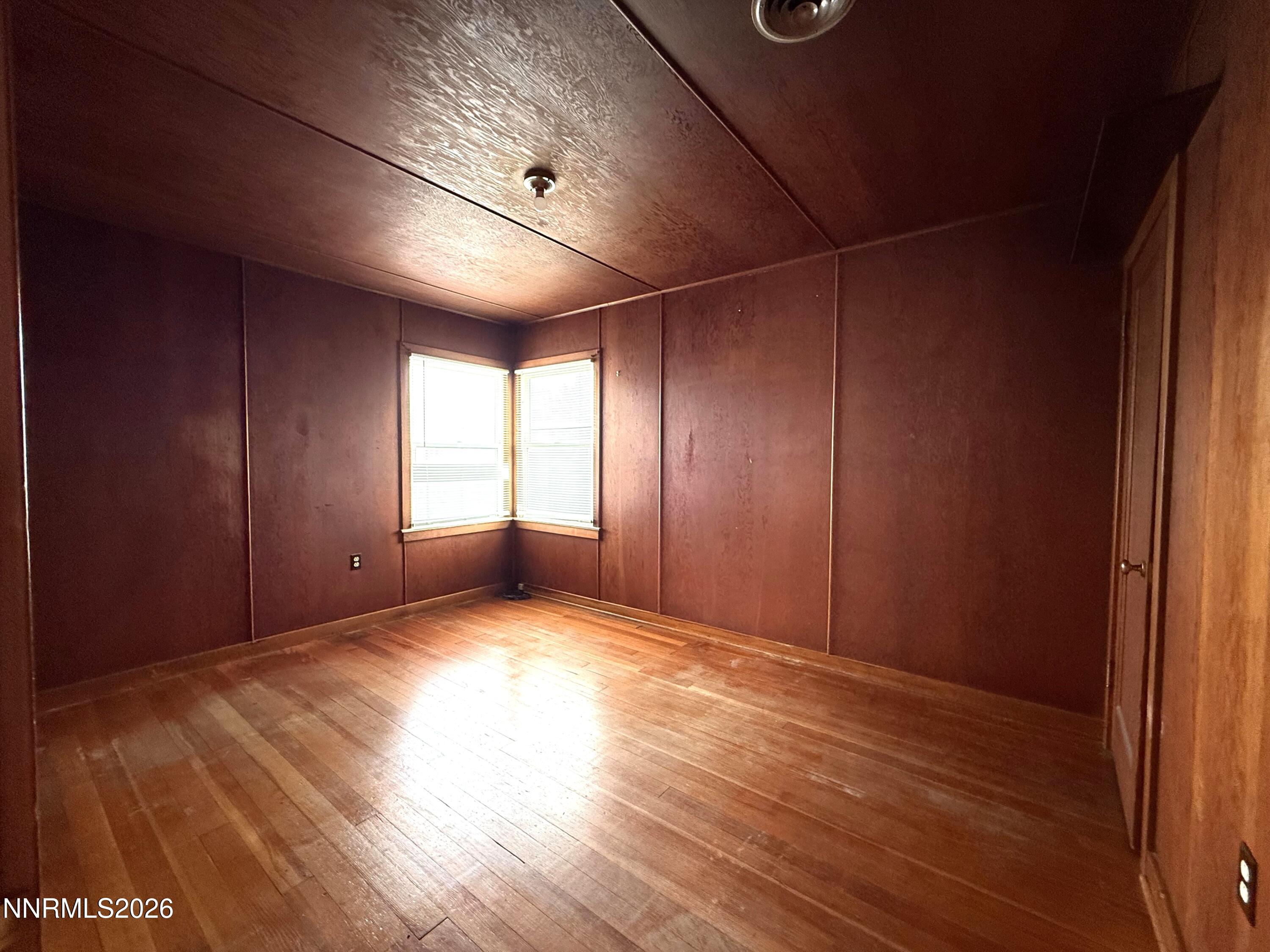 260 W 2nd Street