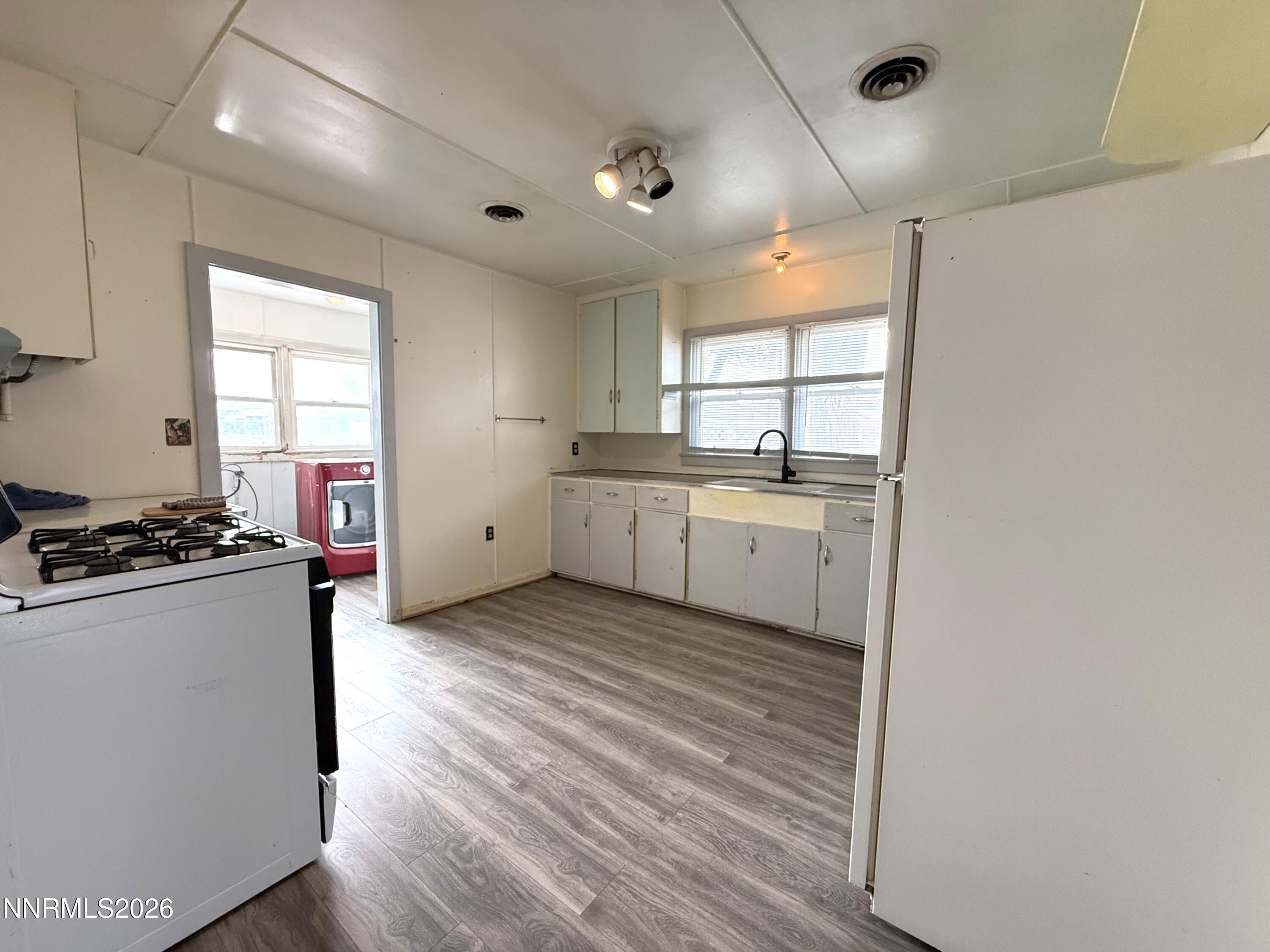 260 W 2nd Street