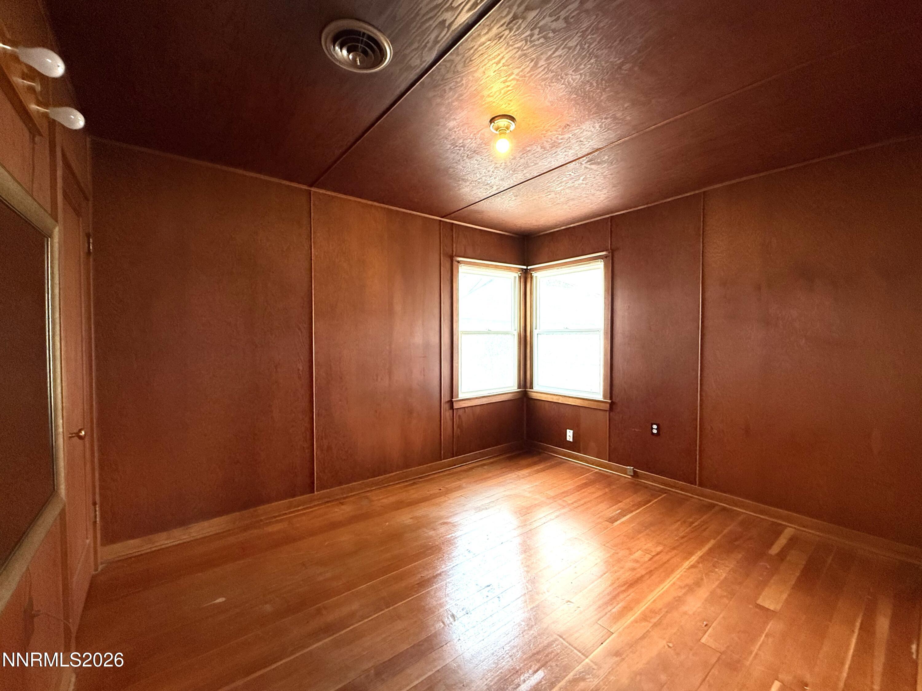 260 W 2nd Street