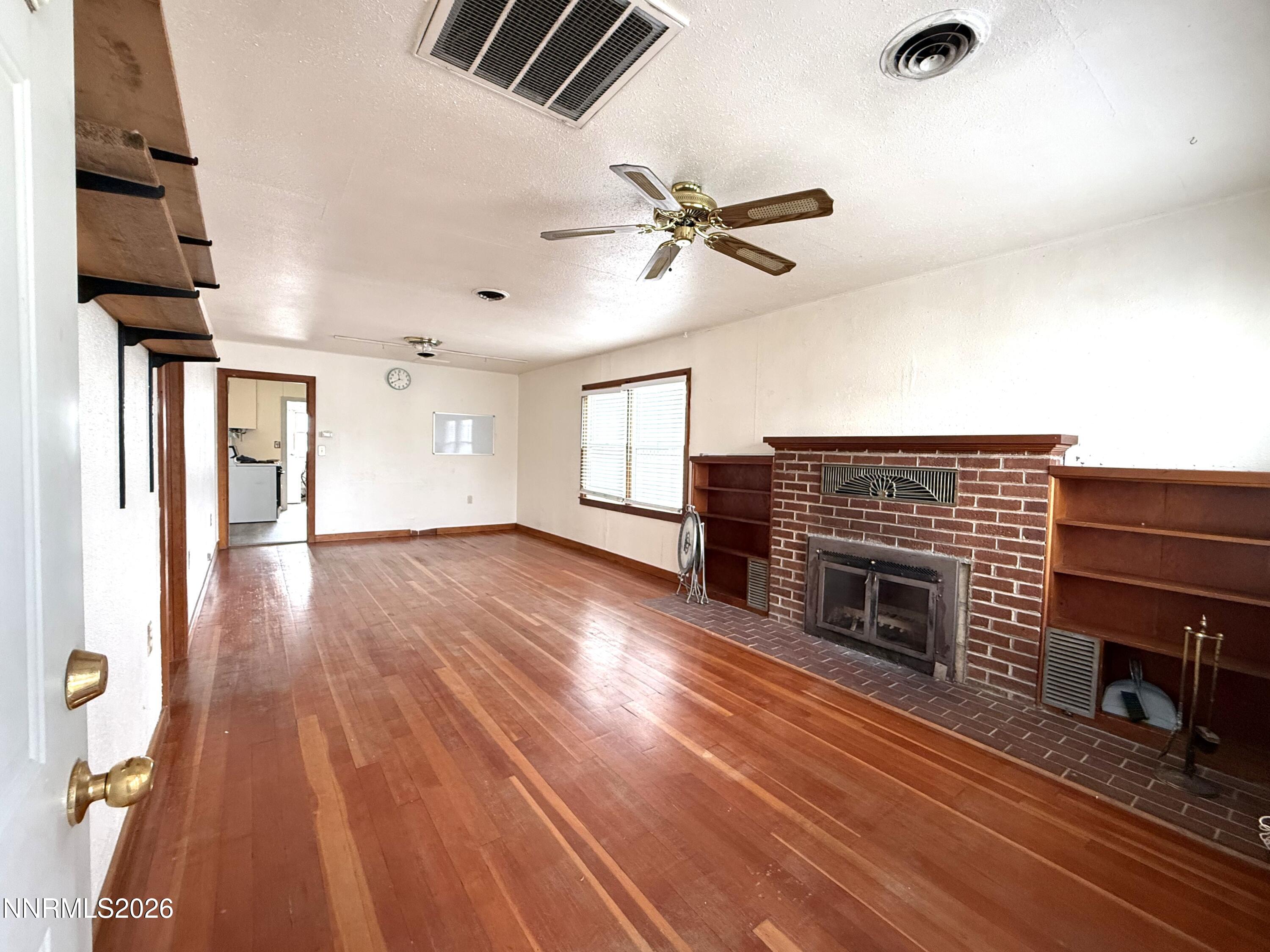 260 W 2nd Street