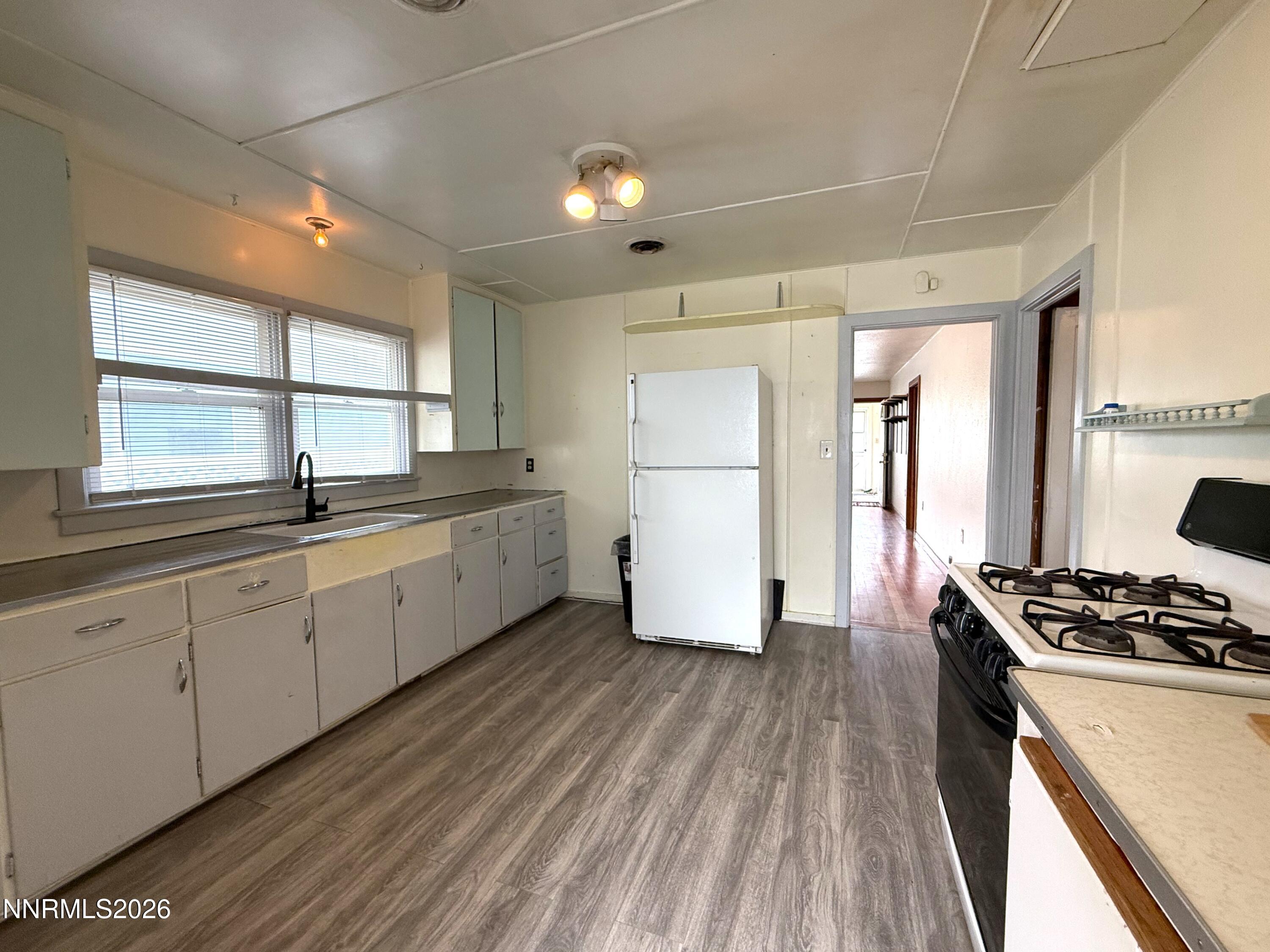 260 W 2nd Street