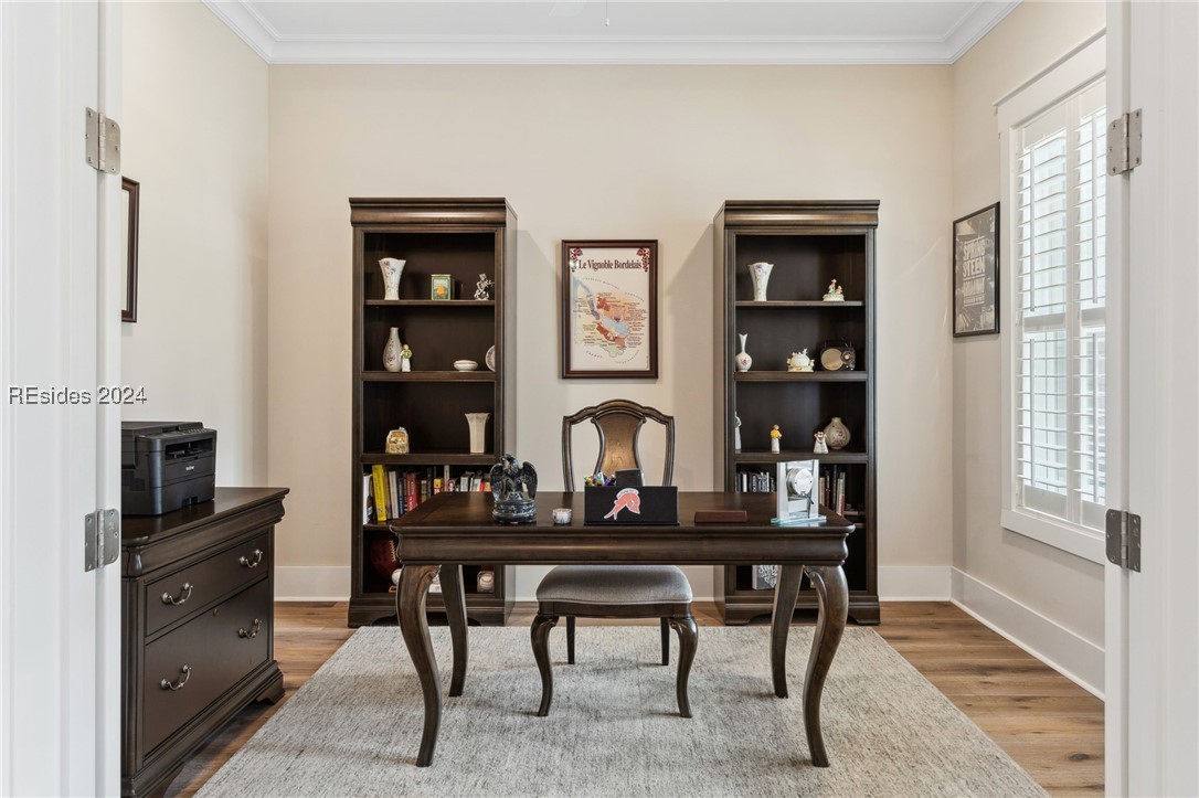 32 Driftwood Court W