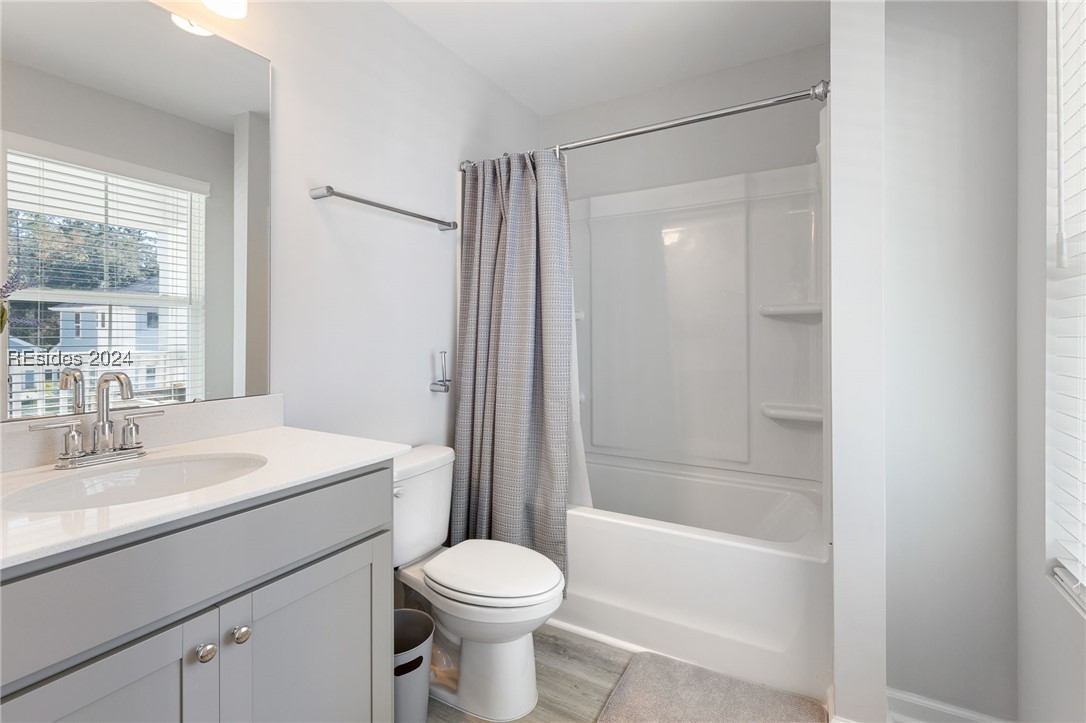 22 Whispering Oaks Circle