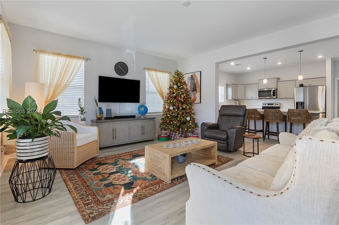 22 Whispering Oaks Circle