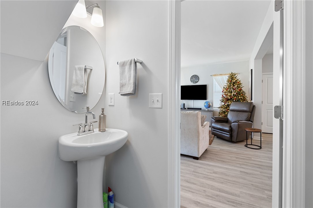 22 Whispering Oaks Circle