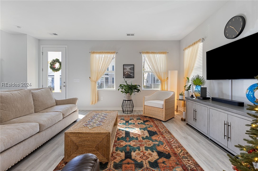 22 Whispering Oaks Circle