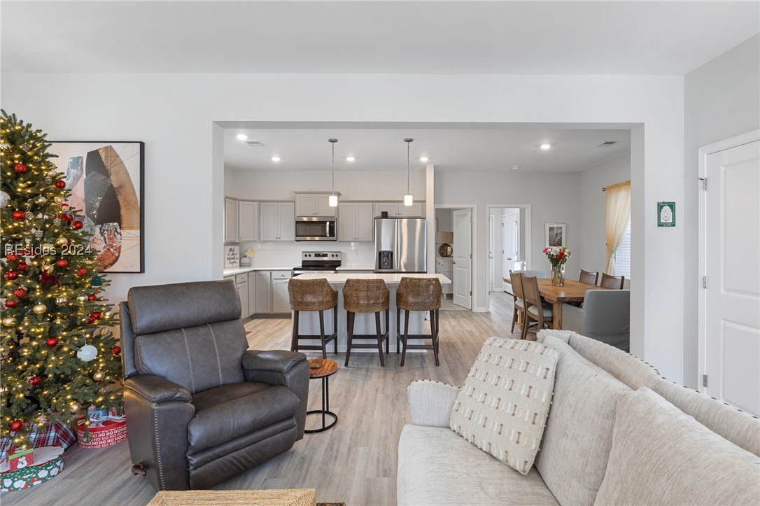 22 Whispering Oaks Circle