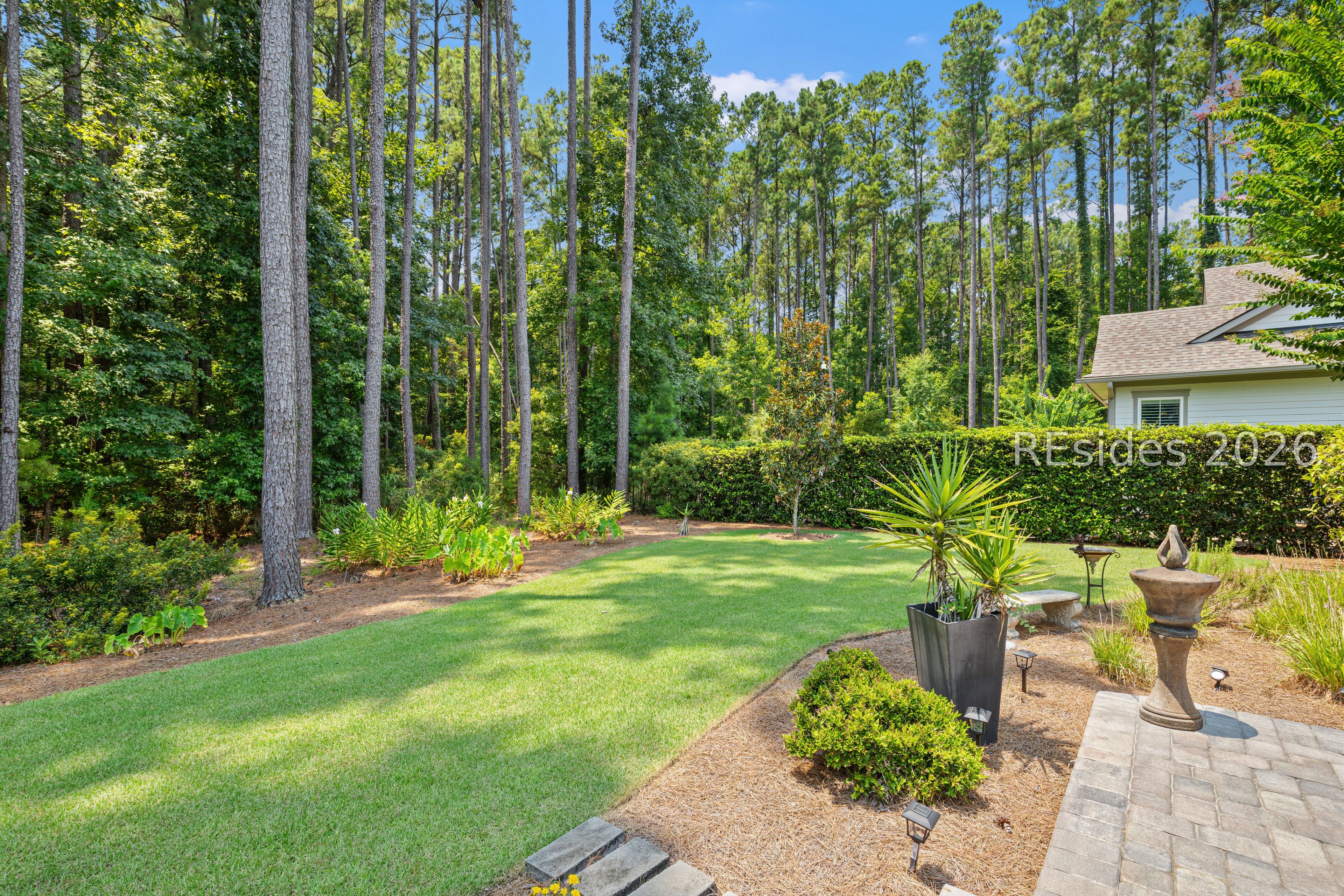 33 Driftwood Court W