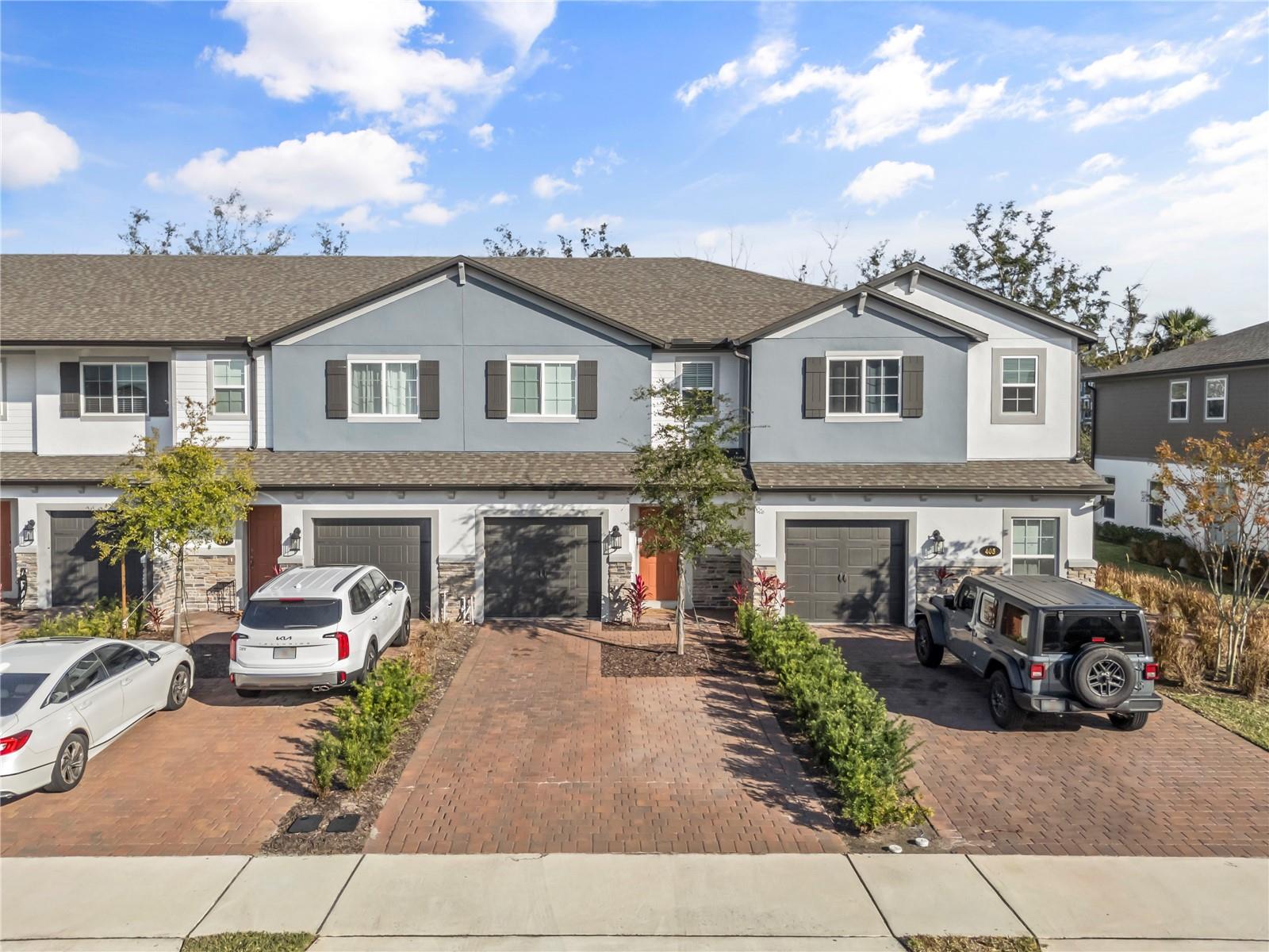 411 CAPE HONEYSUCKLE PL