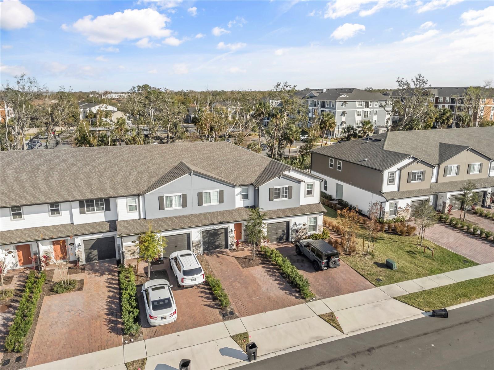 411 CAPE HONEYSUCKLE PL