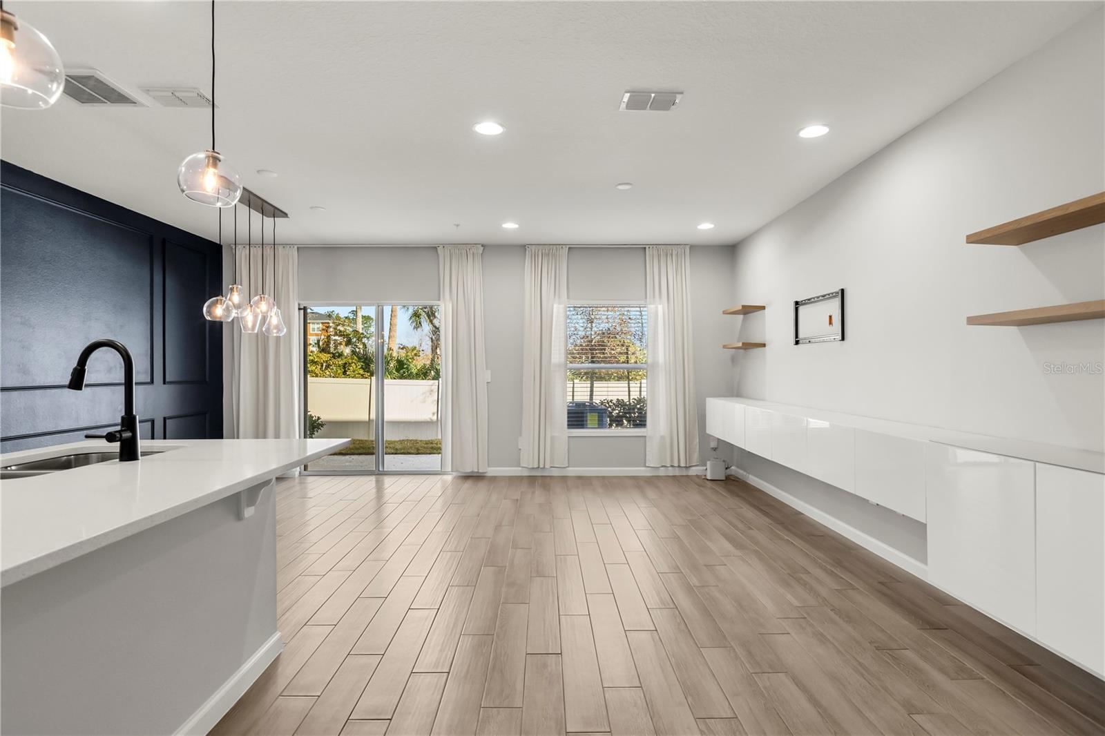 411 CAPE HONEYSUCKLE PL