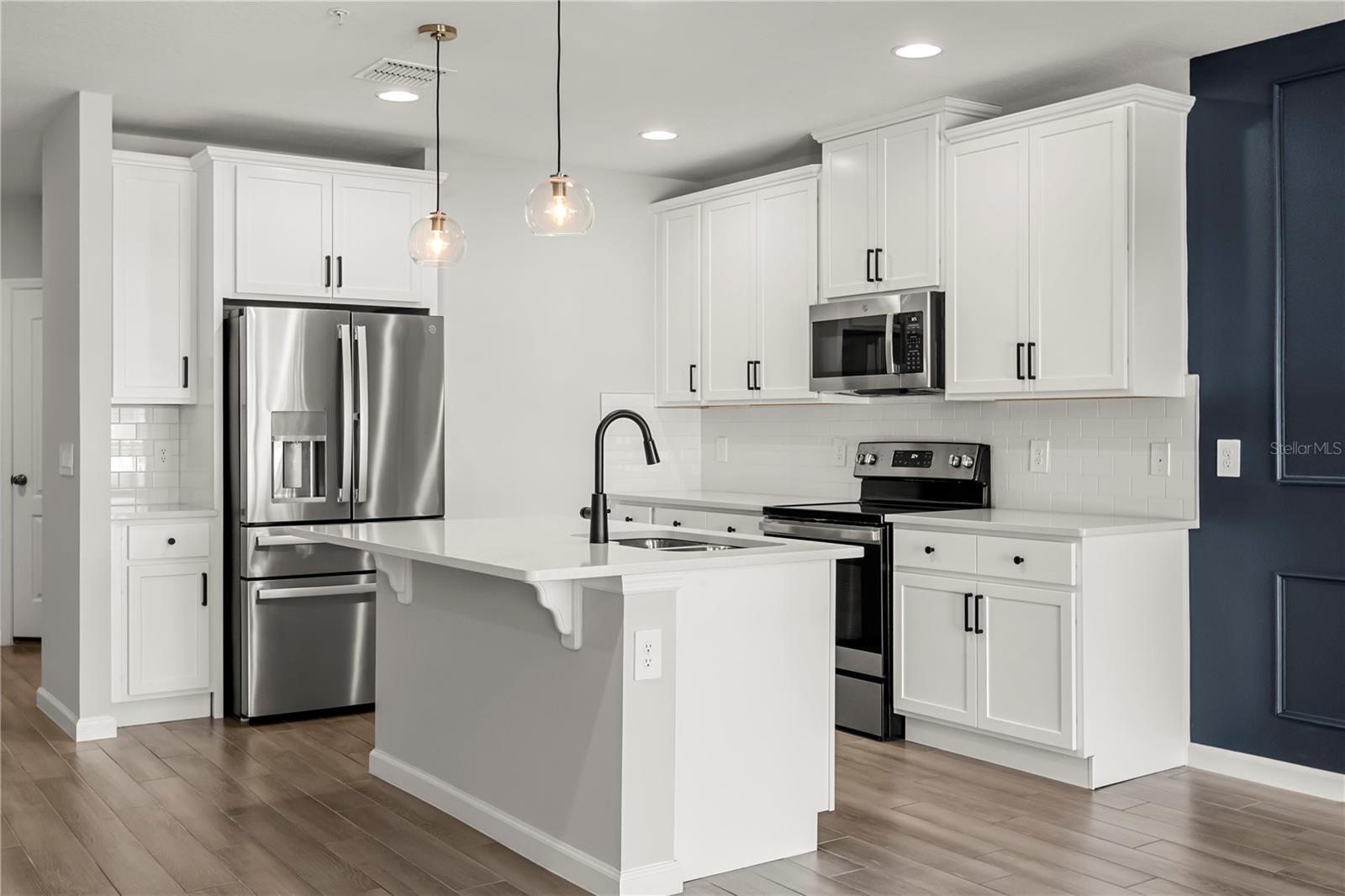 411 CAPE HONEYSUCKLE PL