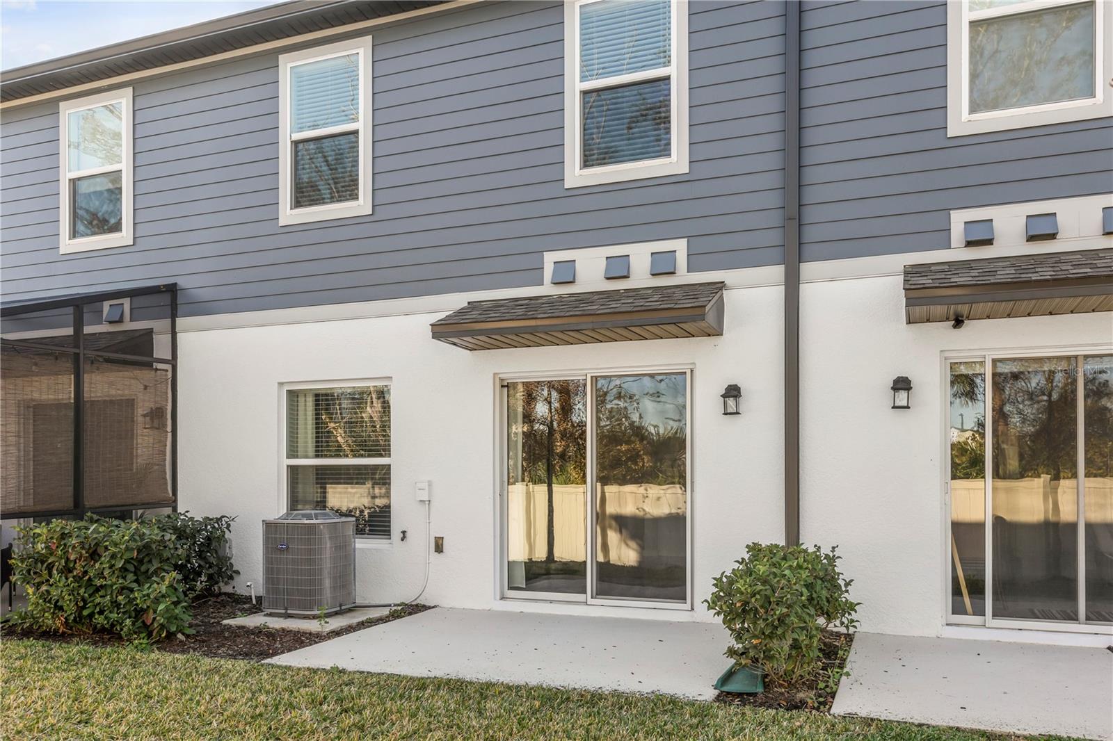 411 CAPE HONEYSUCKLE PL