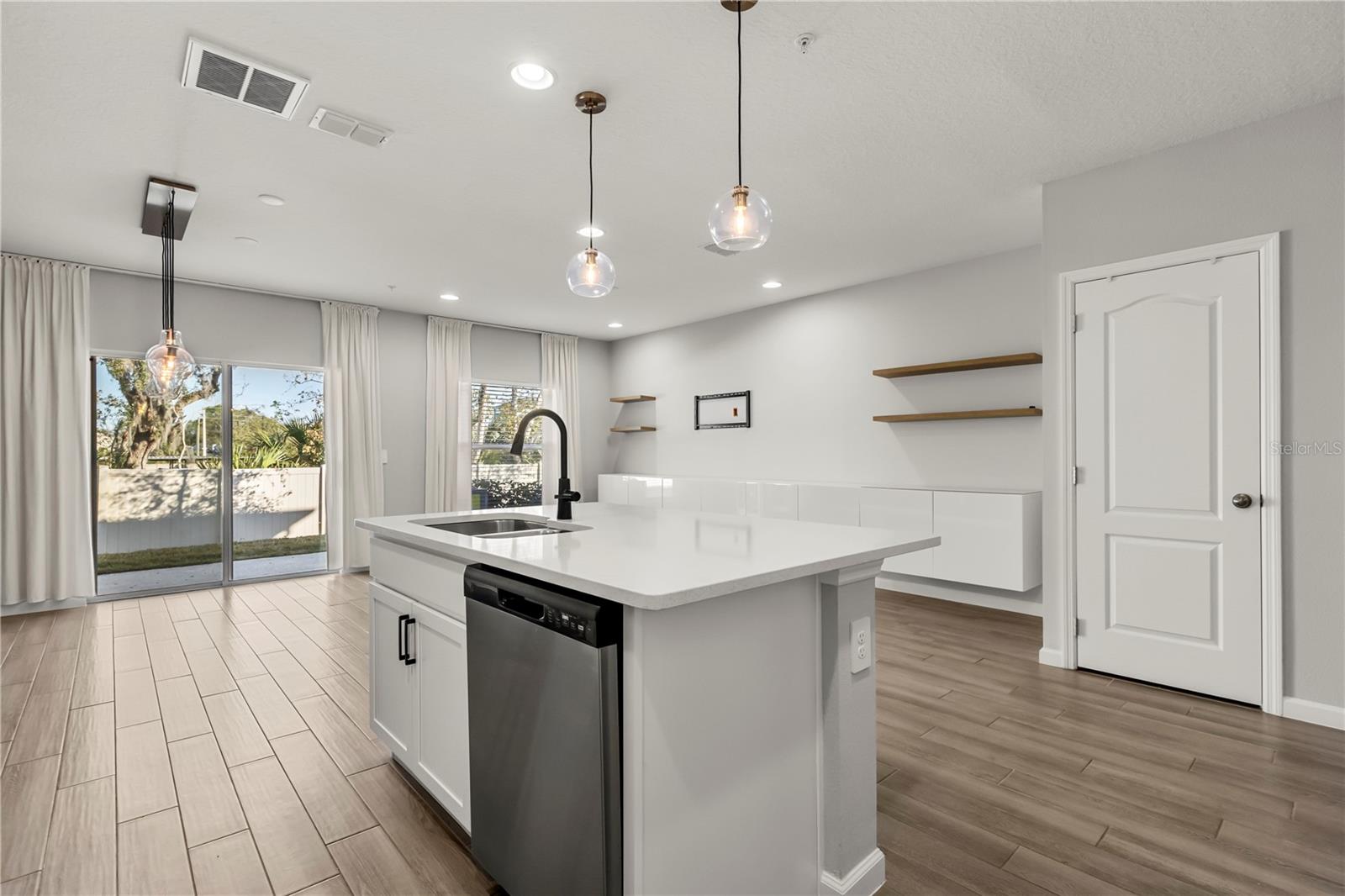 411 CAPE HONEYSUCKLE PL