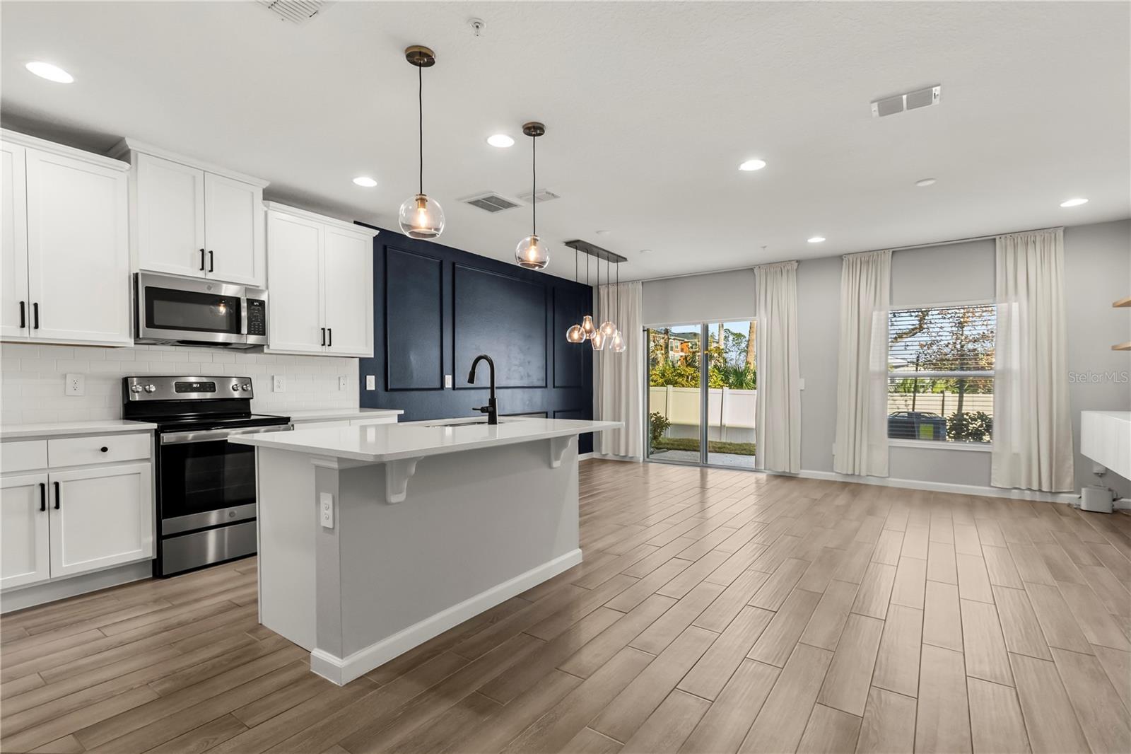 411 CAPE HONEYSUCKLE PL