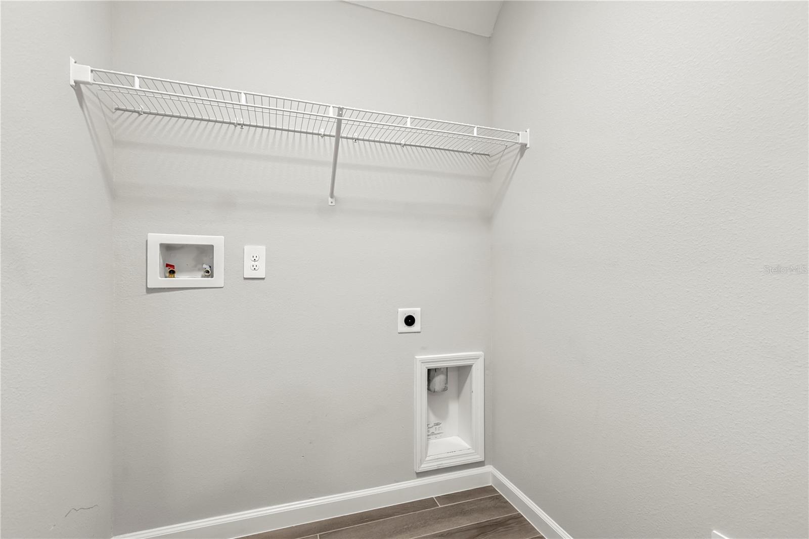 411 CAPE HONEYSUCKLE PL