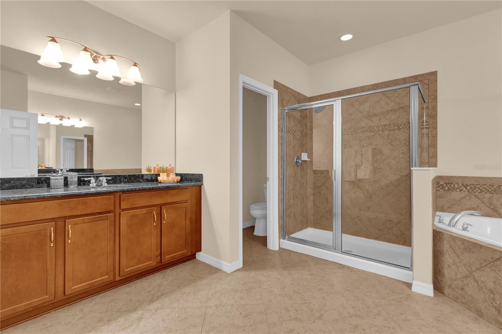 1208 BELLA VISTA CIR