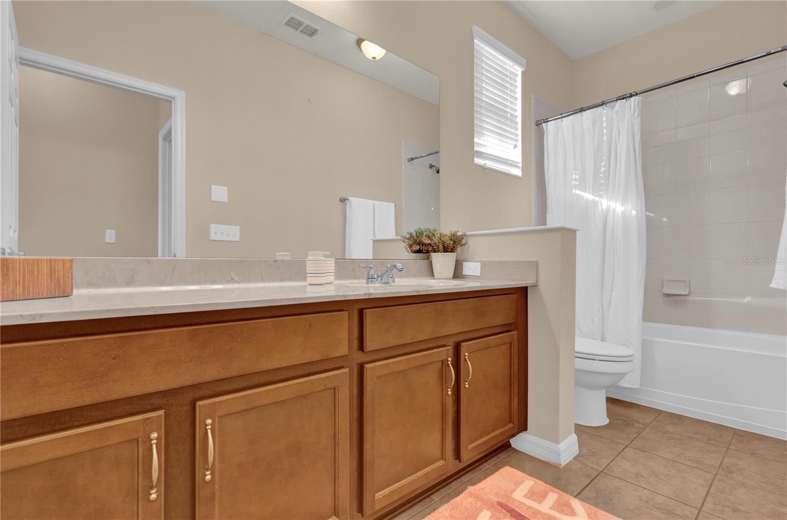 1208 BELLA VISTA CIR