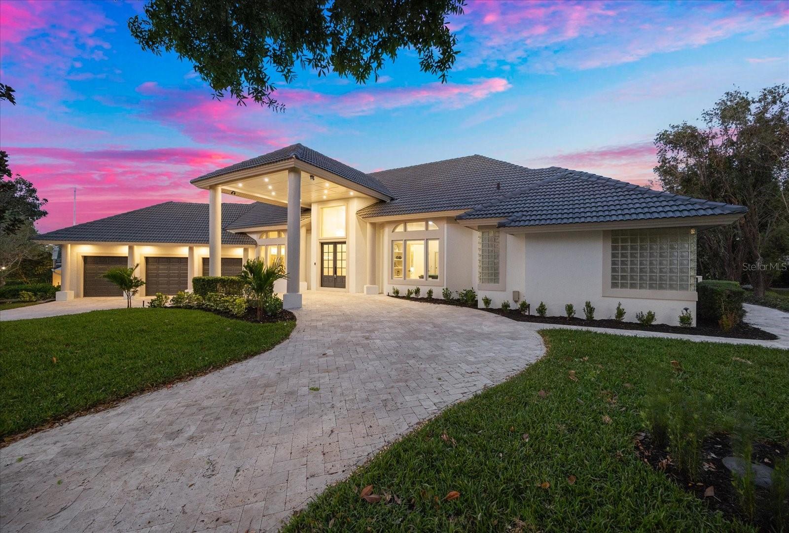 2207 CAIRNS CT