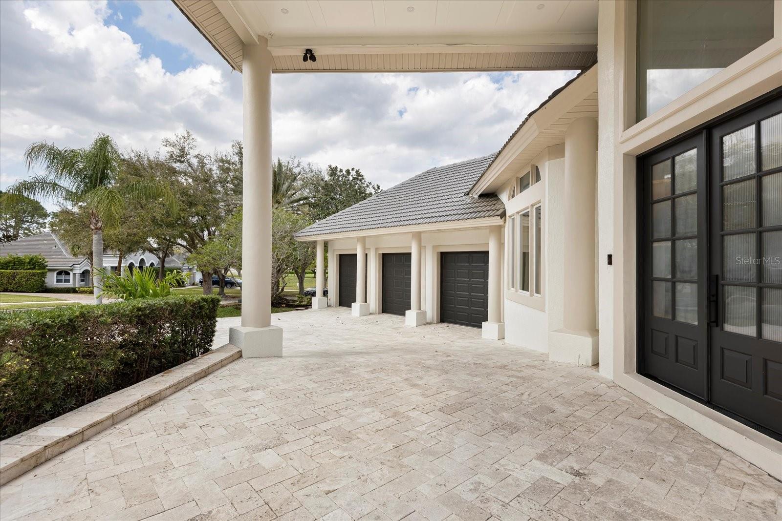 2207 CAIRNS CT