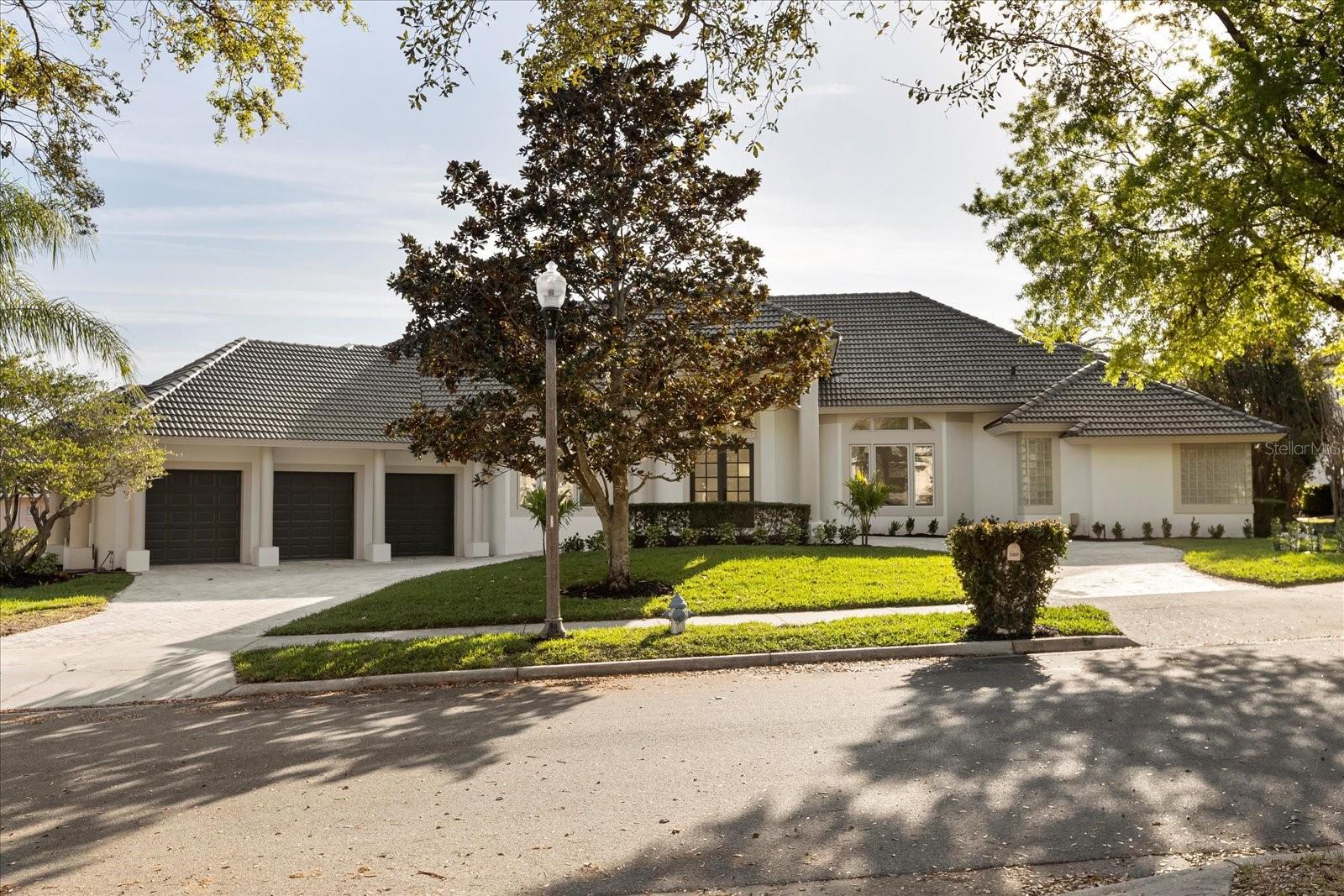 2207 CAIRNS CT