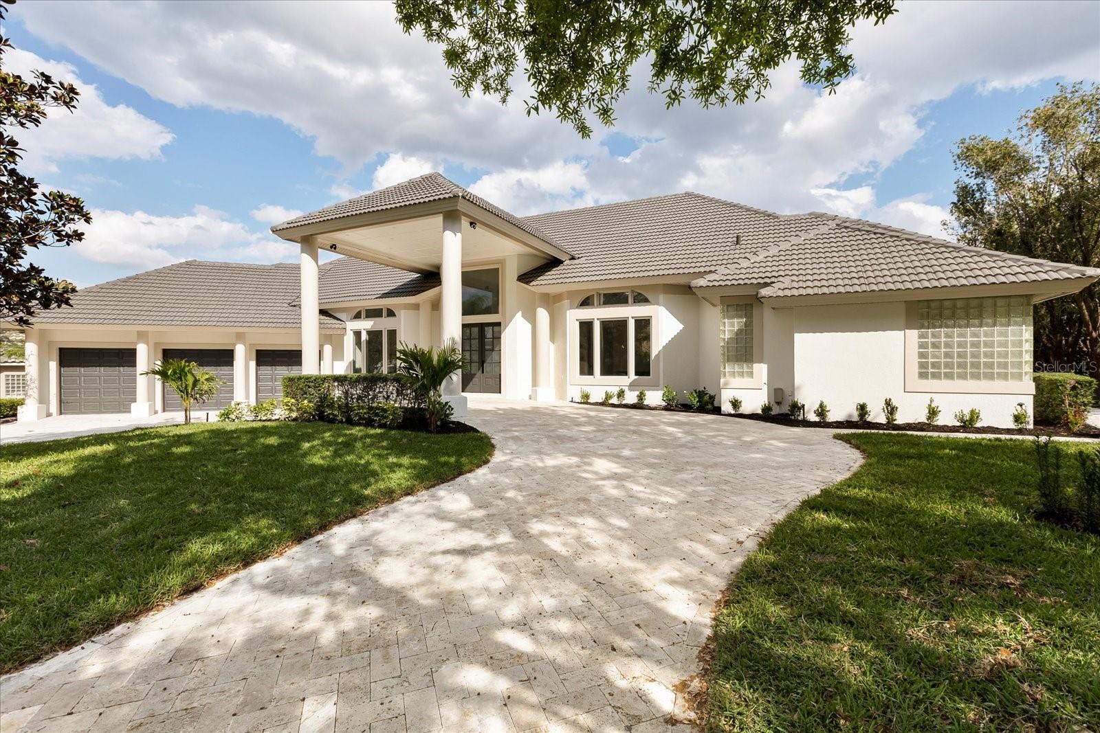 2207 CAIRNS CT