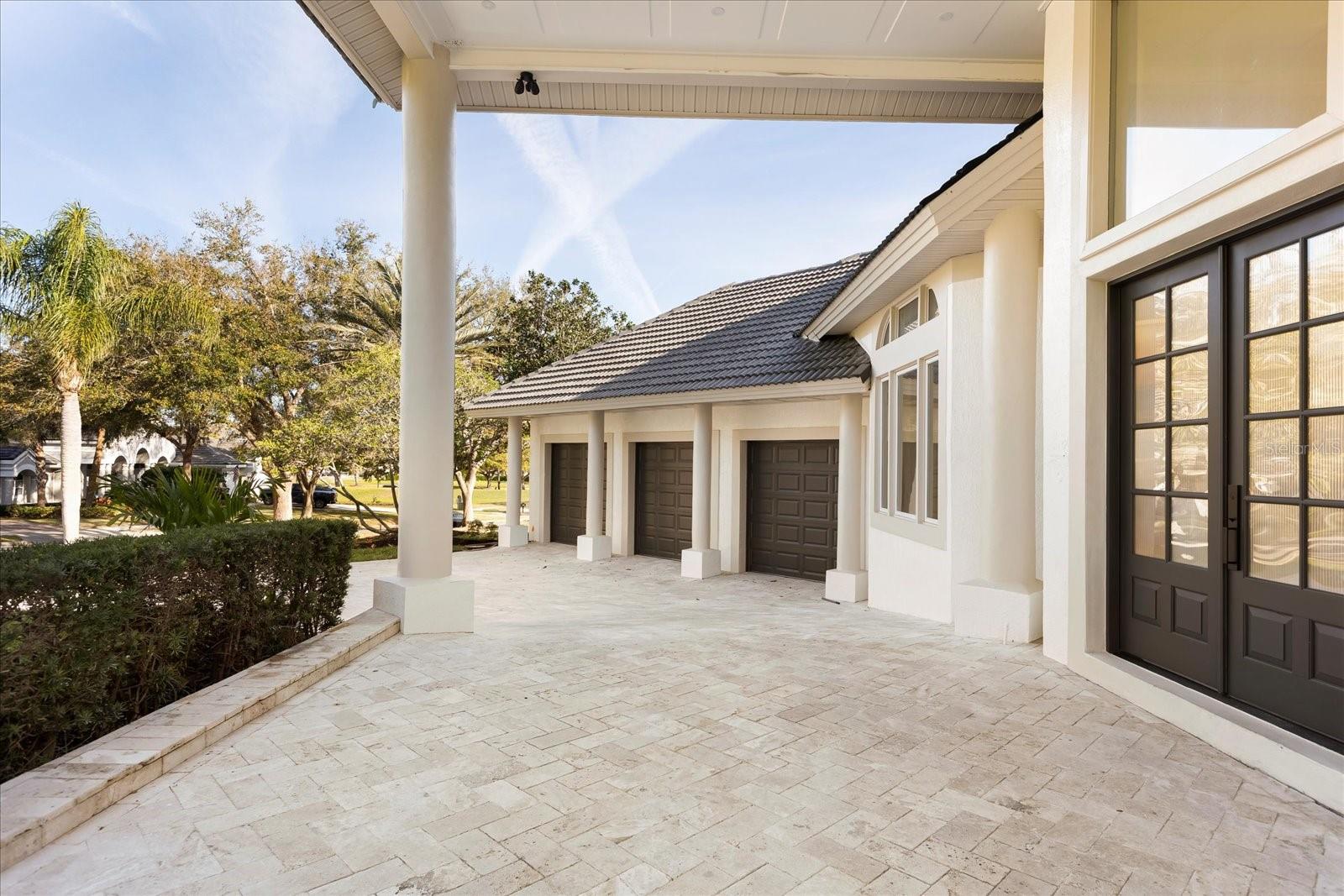 2207 CAIRNS CT