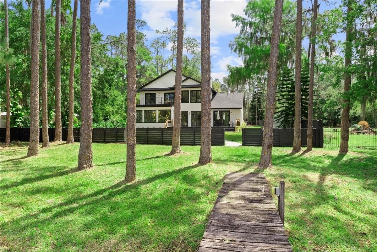 13562 S LAKE MARY JANE RD