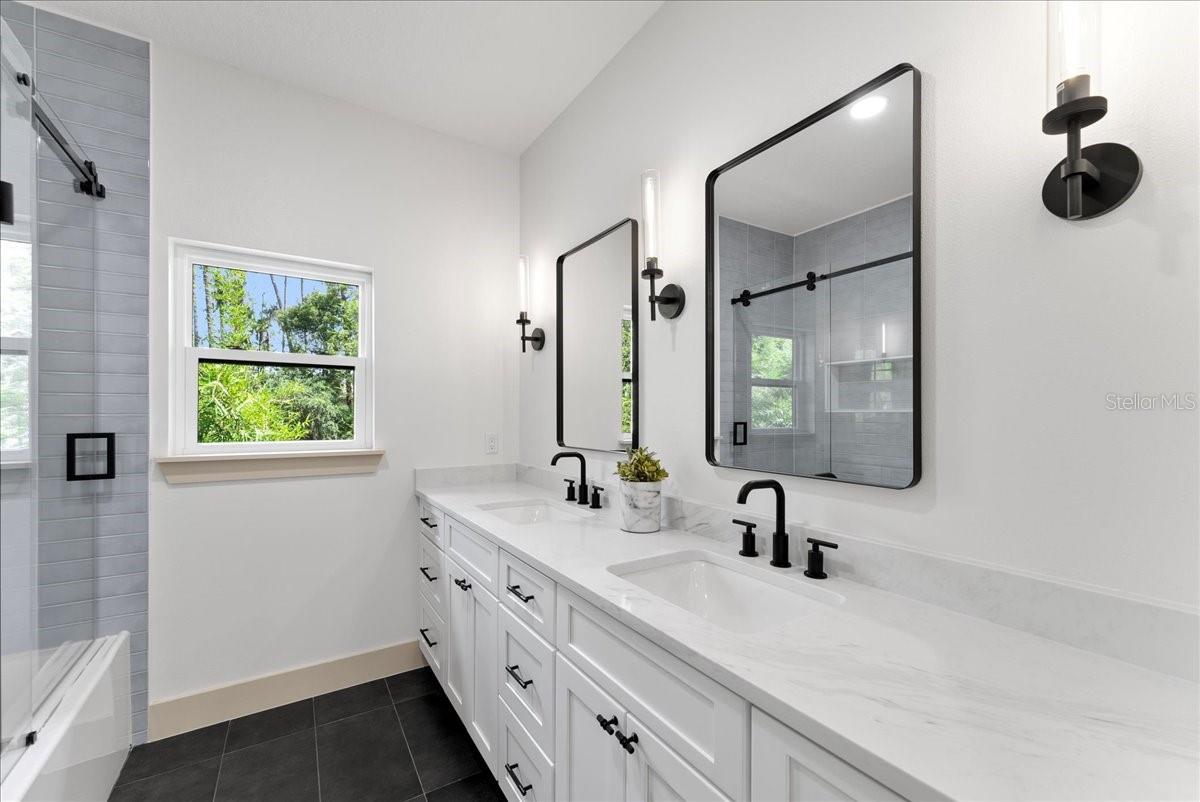 13562 S LAKE MARY JANE RD