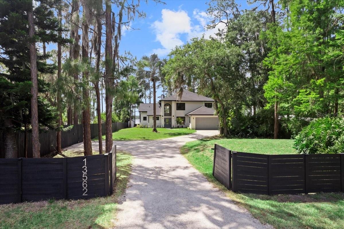 13562 S LAKE MARY JANE RD