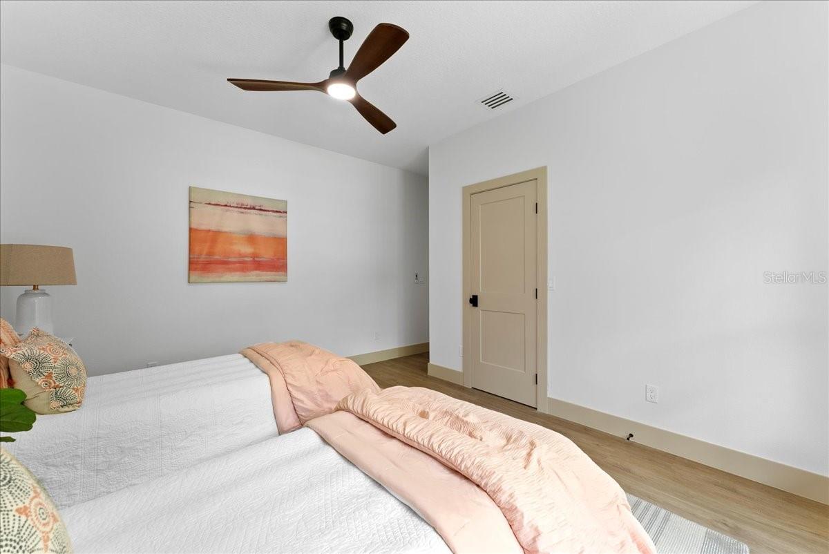 13562 S LAKE MARY JANE RD