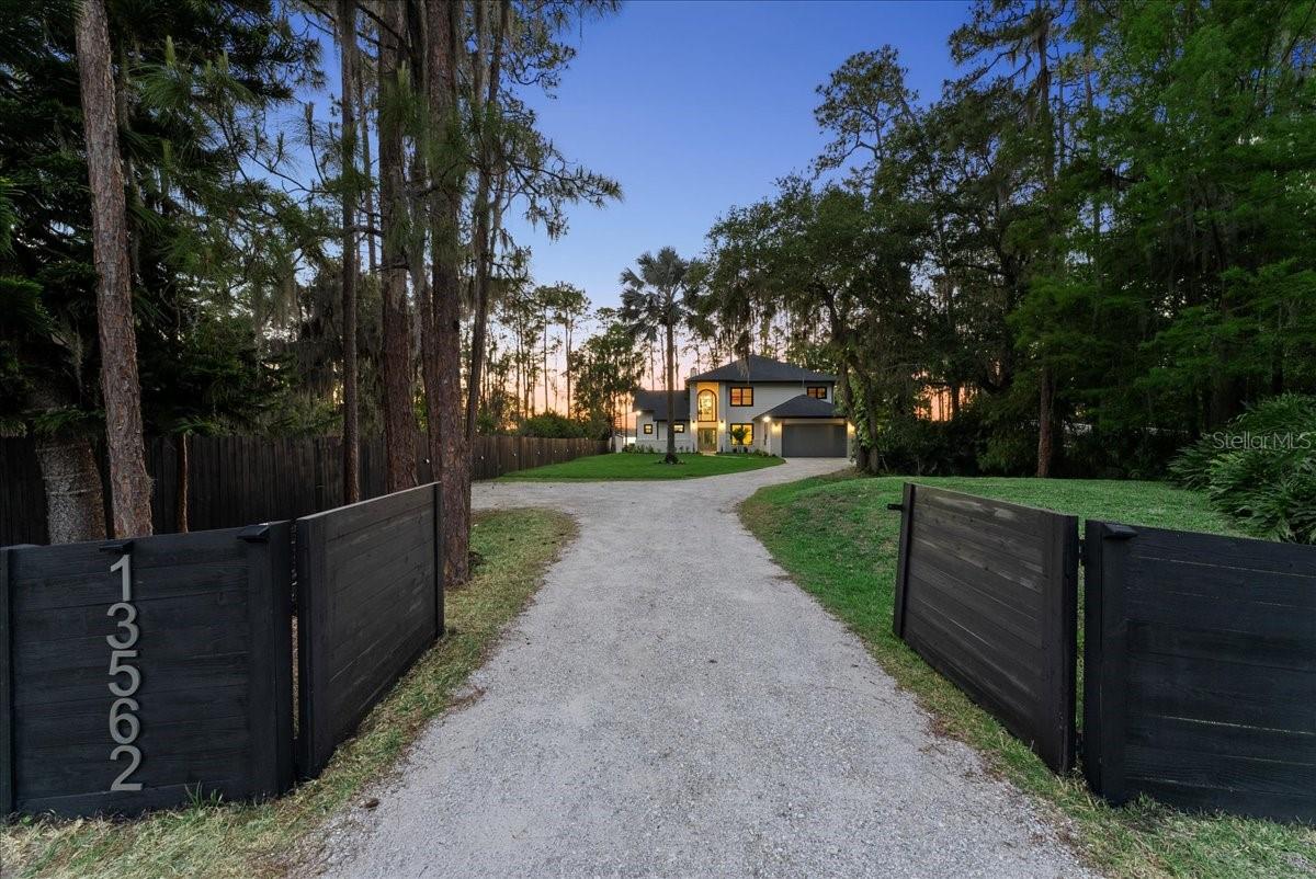 13562 S LAKE MARY JANE RD