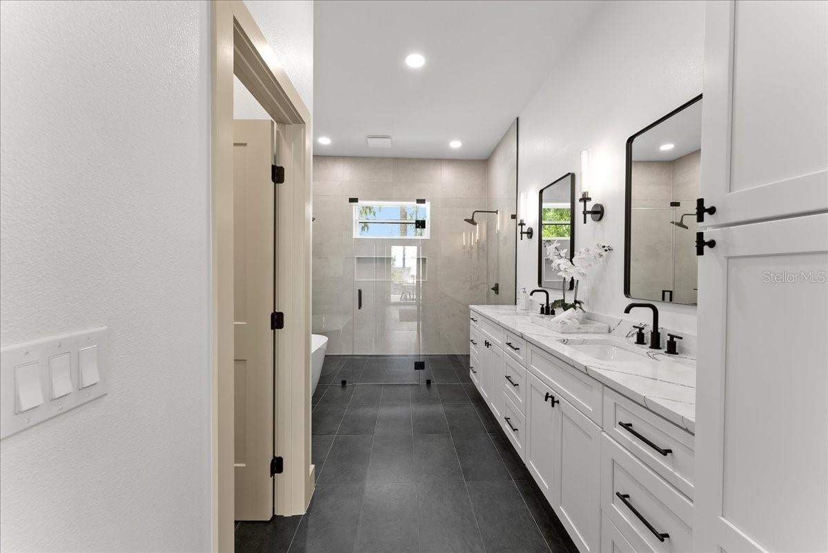 13562 S LAKE MARY JANE RD