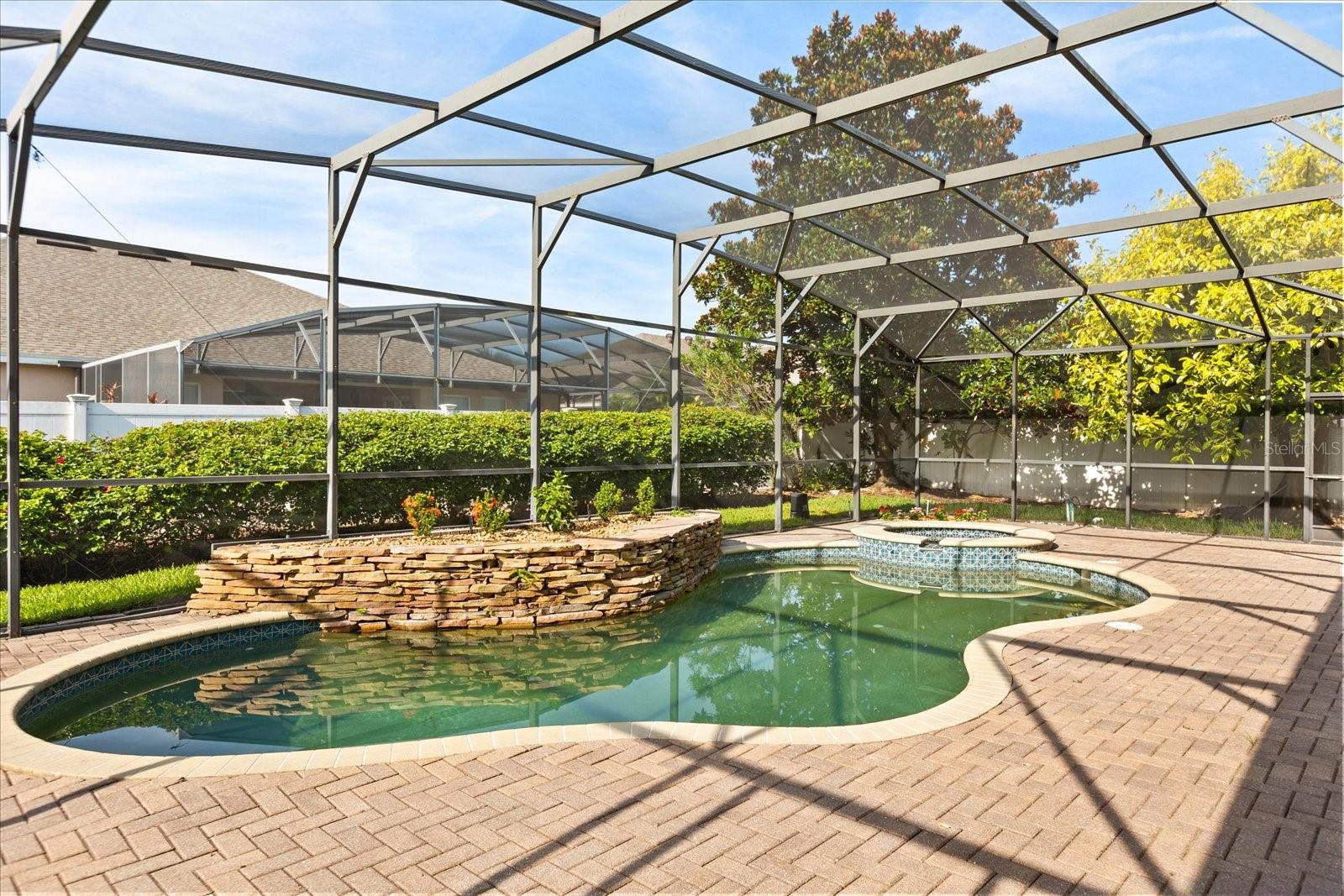 657 DUFF DR