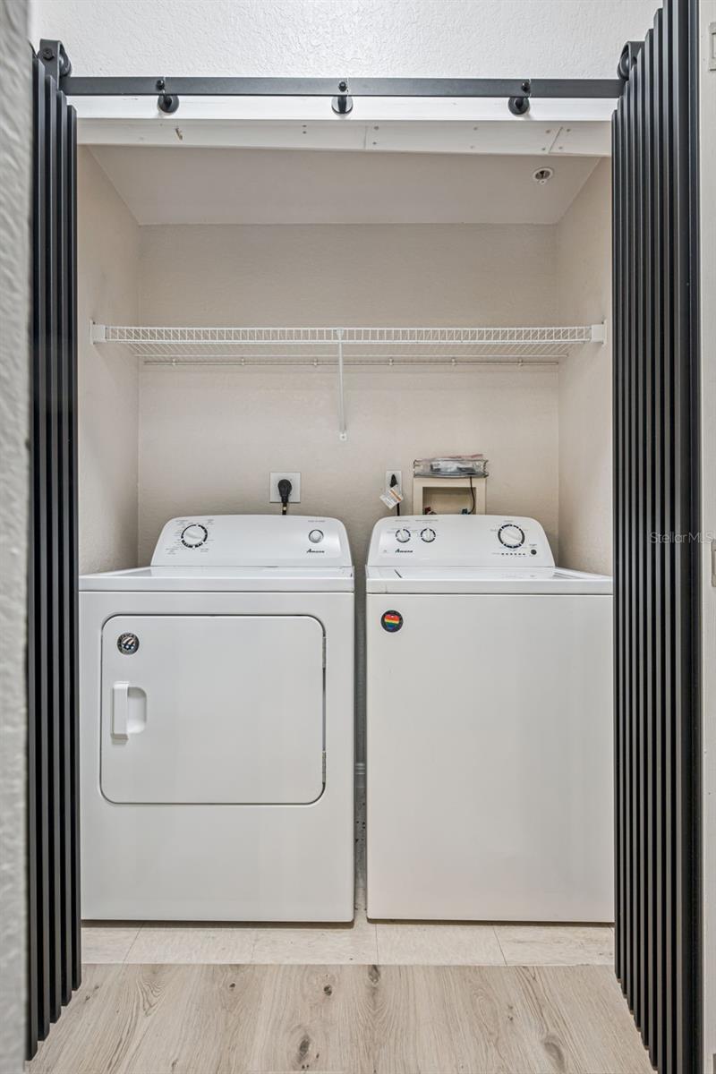 911 N ORANGE AVE #548