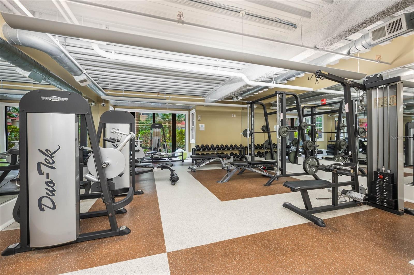 911 N ORANGE AVE #548