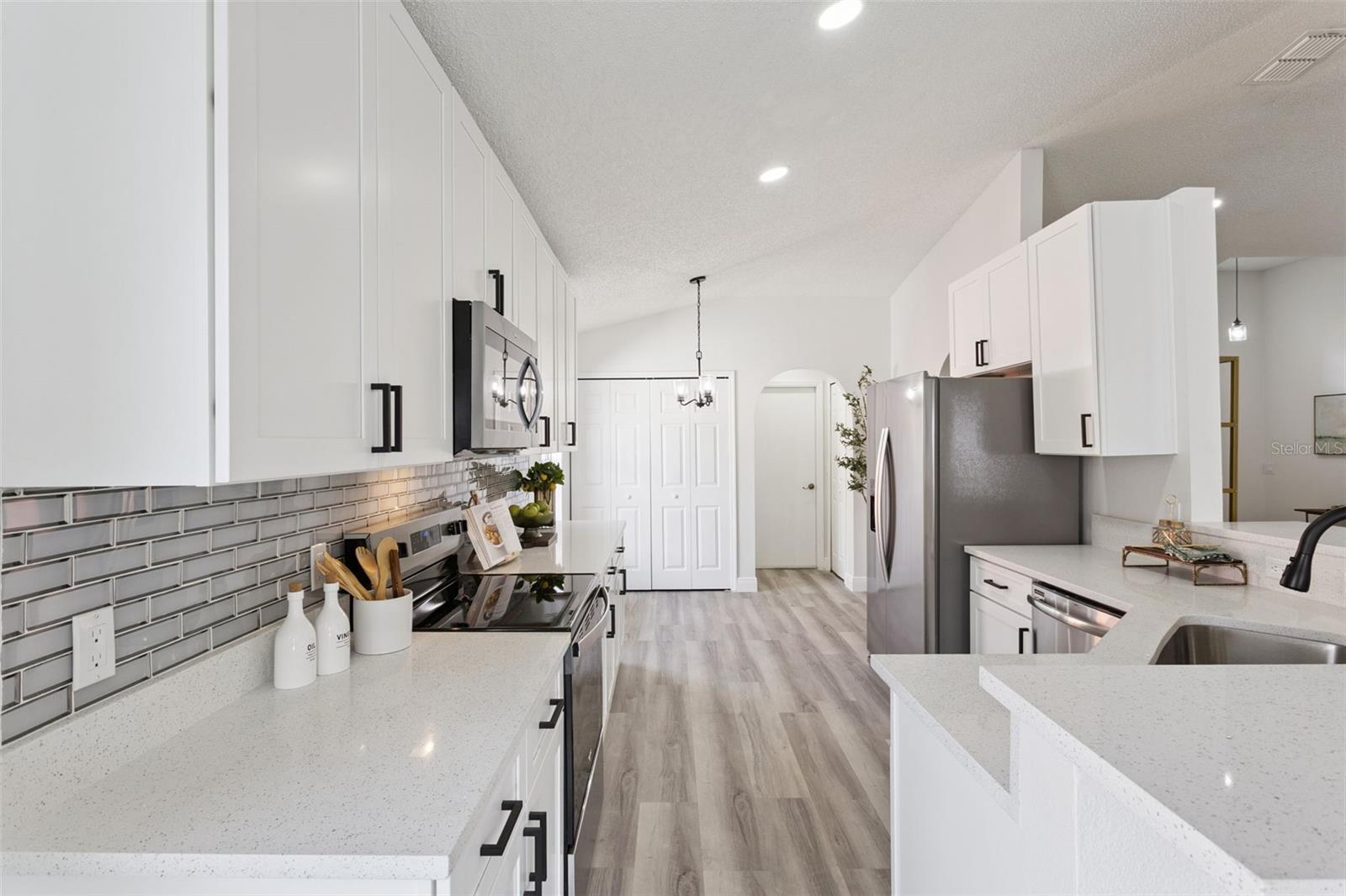 453 DOMINISH ESTATES DR