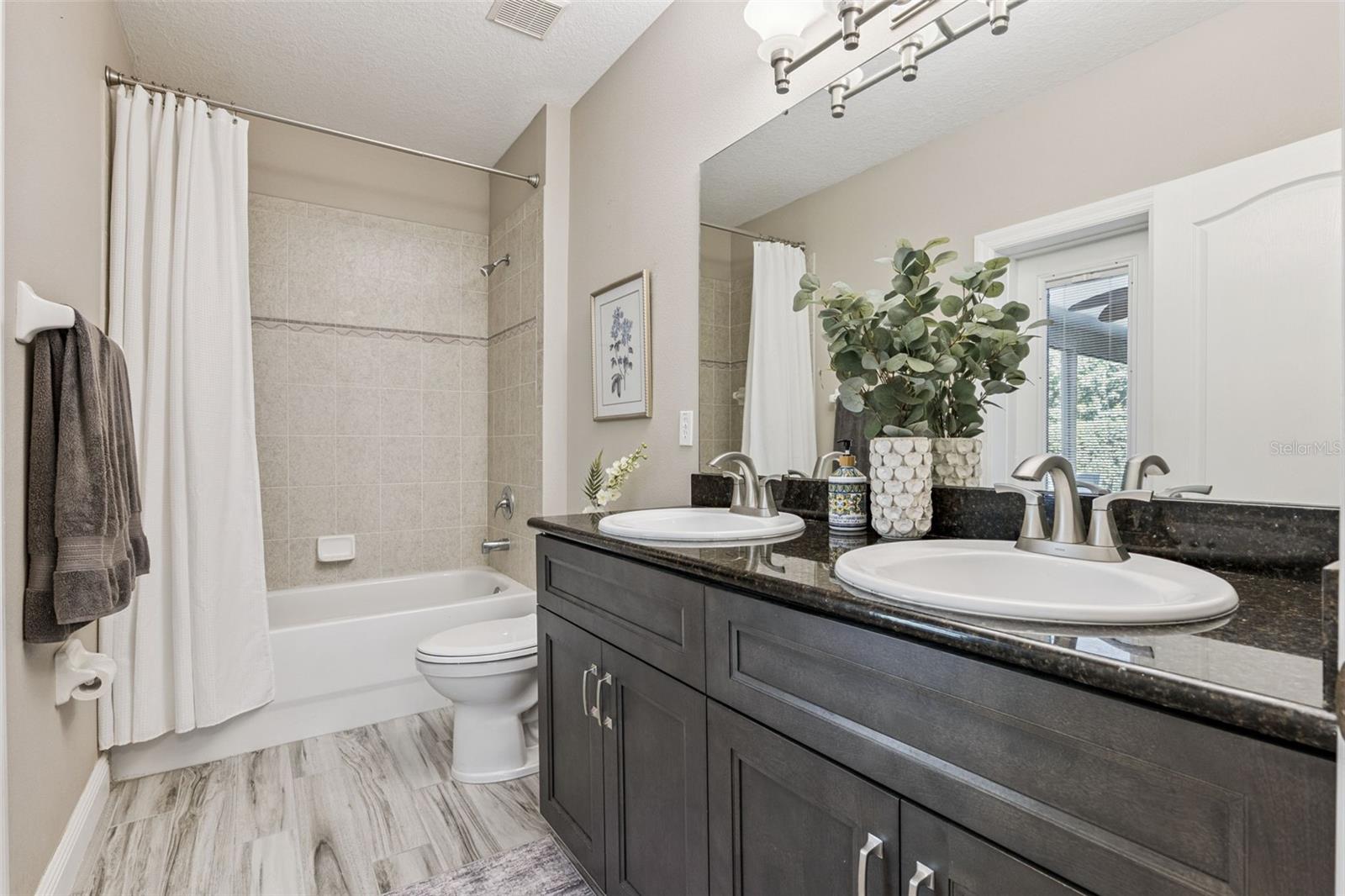 1545 COVERED BRIDGE DR