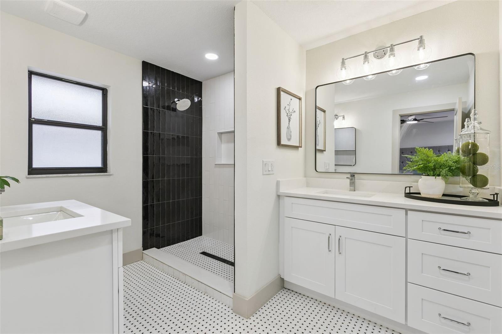 622 SPRING OAKS BLVD