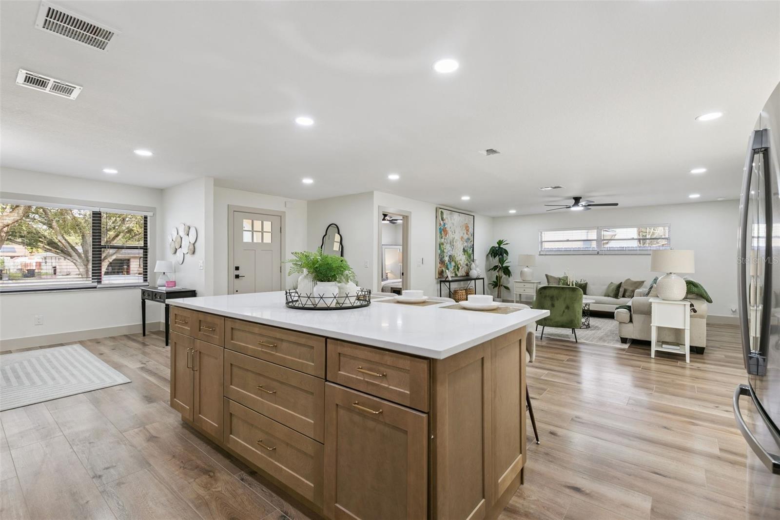 622 SPRING OAKS BLVD