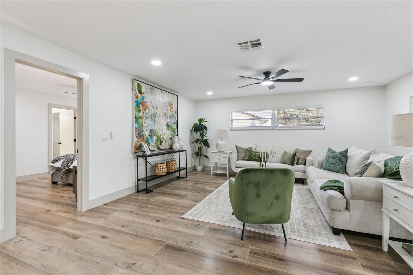 622 SPRING OAKS BLVD