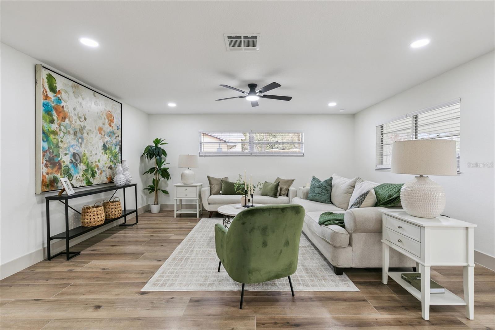 622 SPRING OAKS BLVD