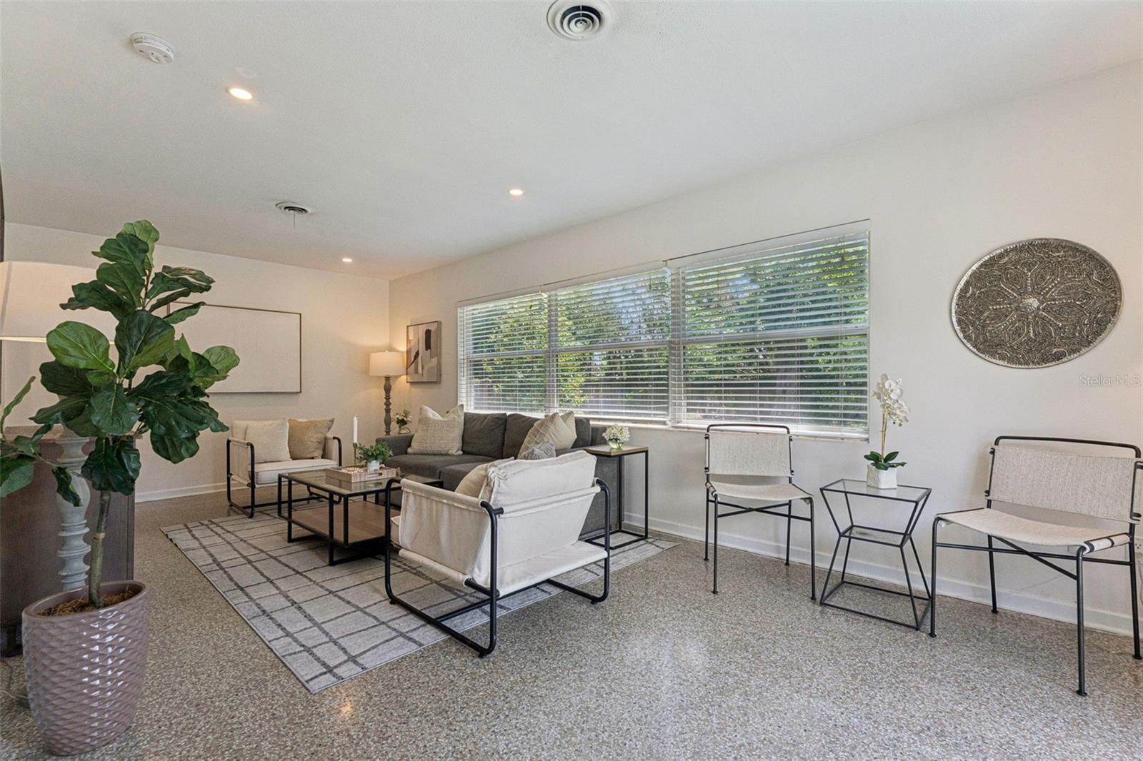 1512 OVERLAKE AVE