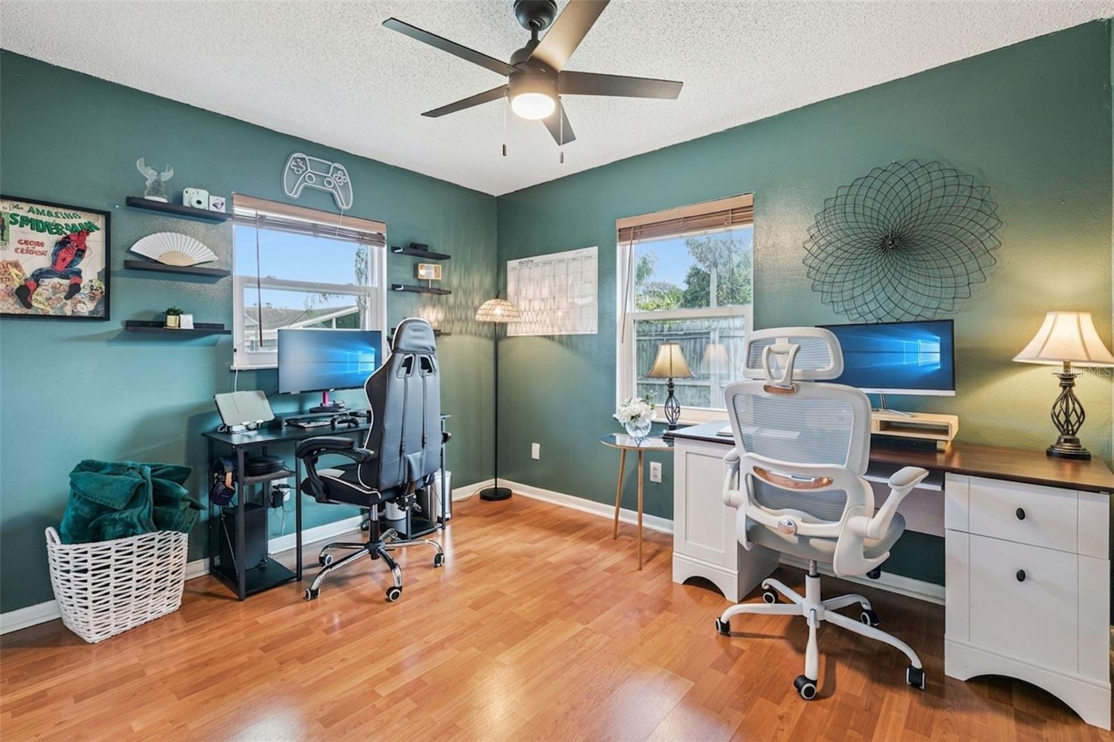 102 N SILVER CLUSTER CT